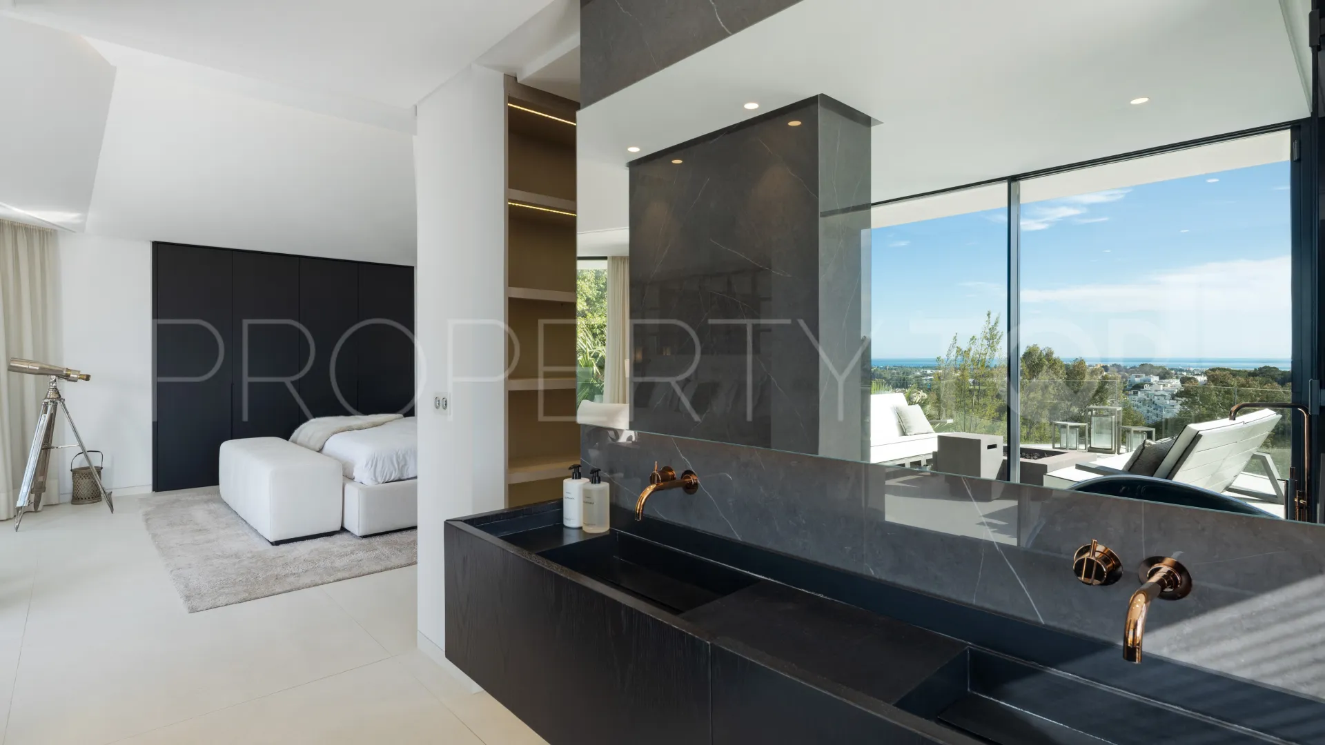 Villa with 5 bedrooms for sale in Benahavis