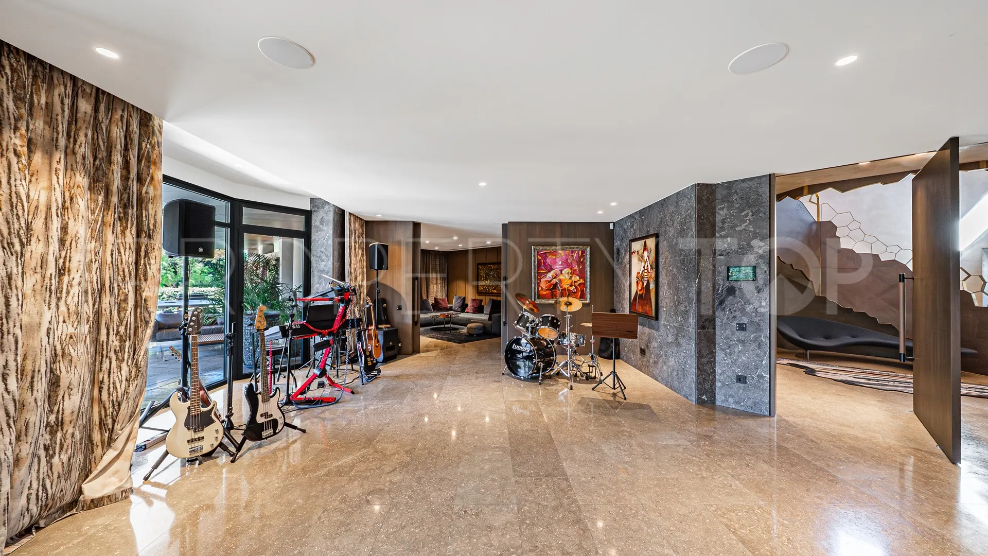 10 bedrooms San Pedro de Alcantara villa for sale
