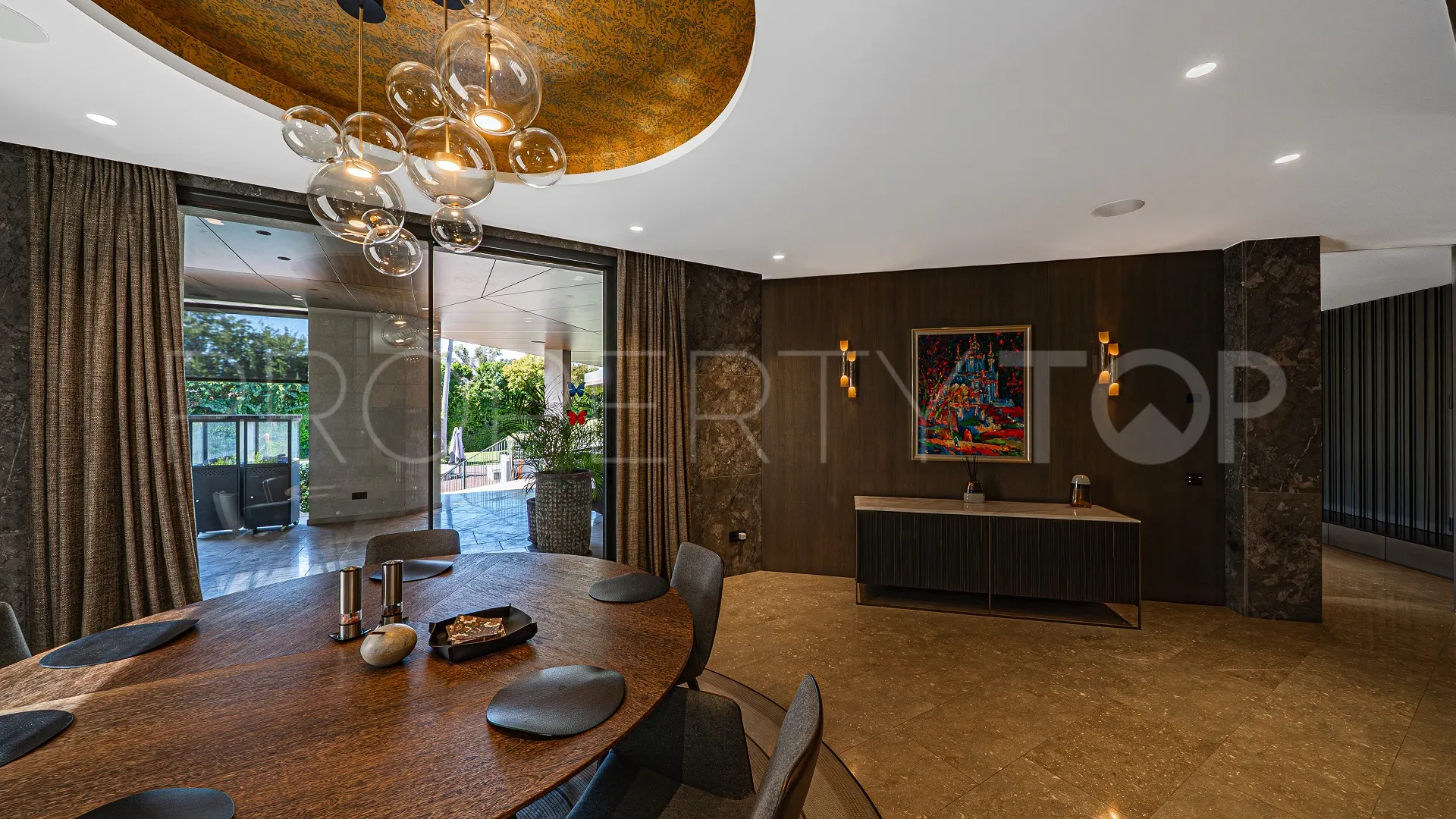 10 bedrooms San Pedro de Alcantara villa for sale