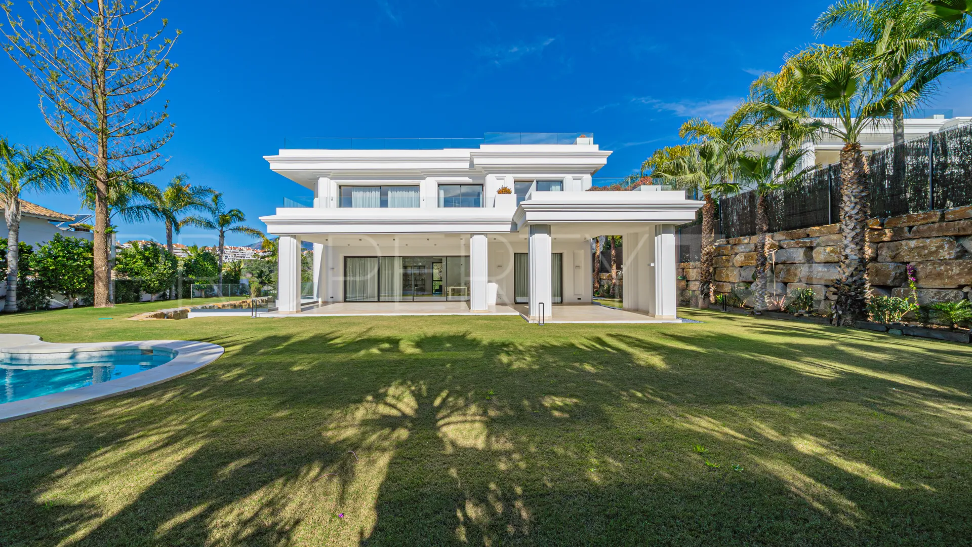 Marbella Golden Mile 6 bedrooms villa for sale