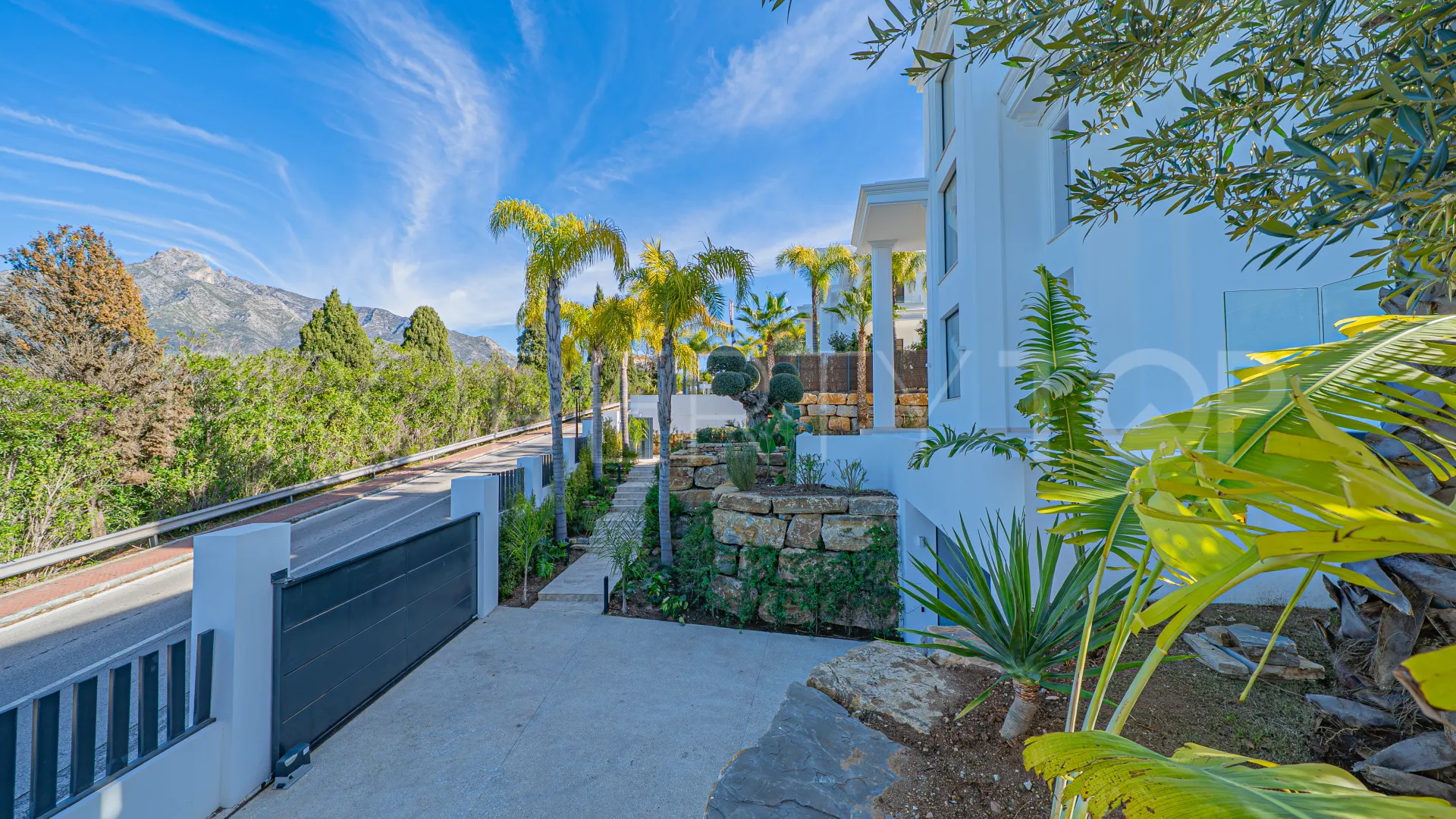 Marbella Golden Mile 6 bedrooms villa for sale