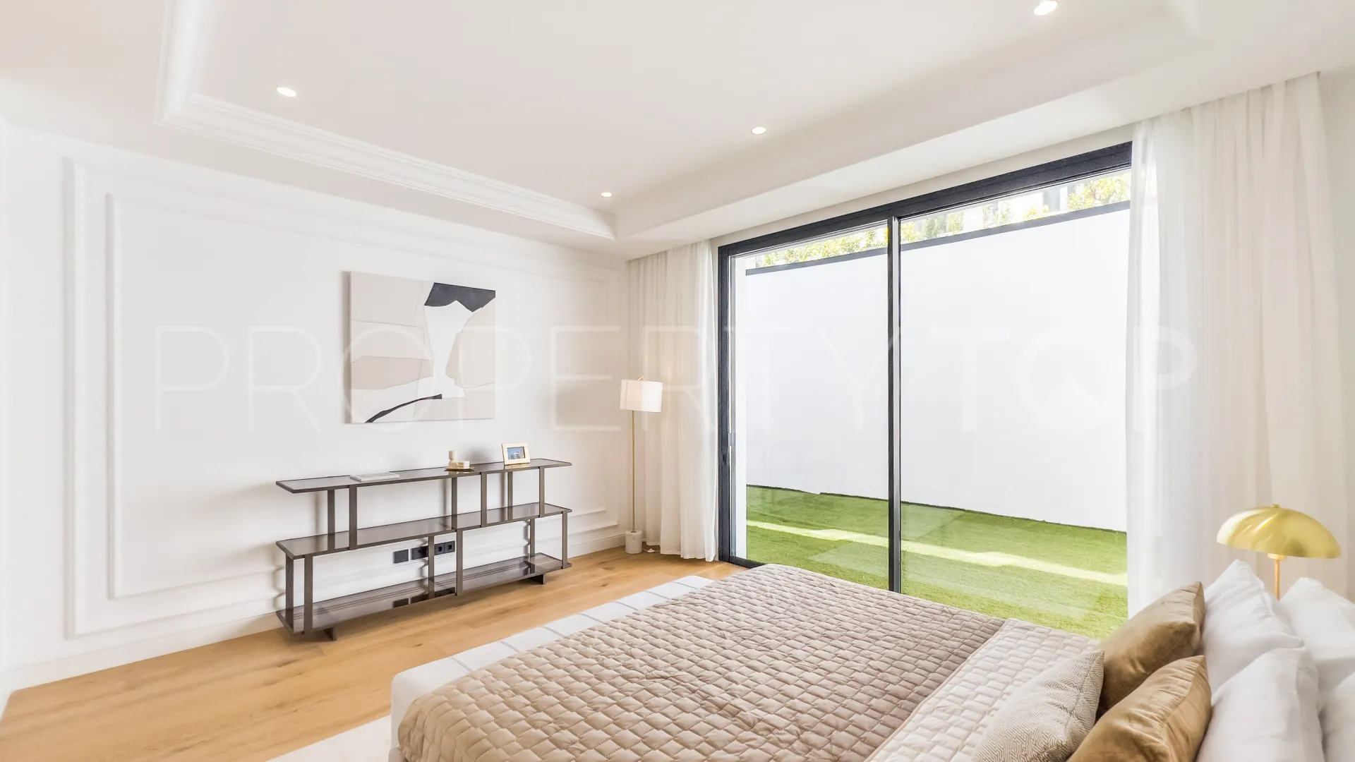 Marbella Golden Mile 6 bedrooms villa for sale