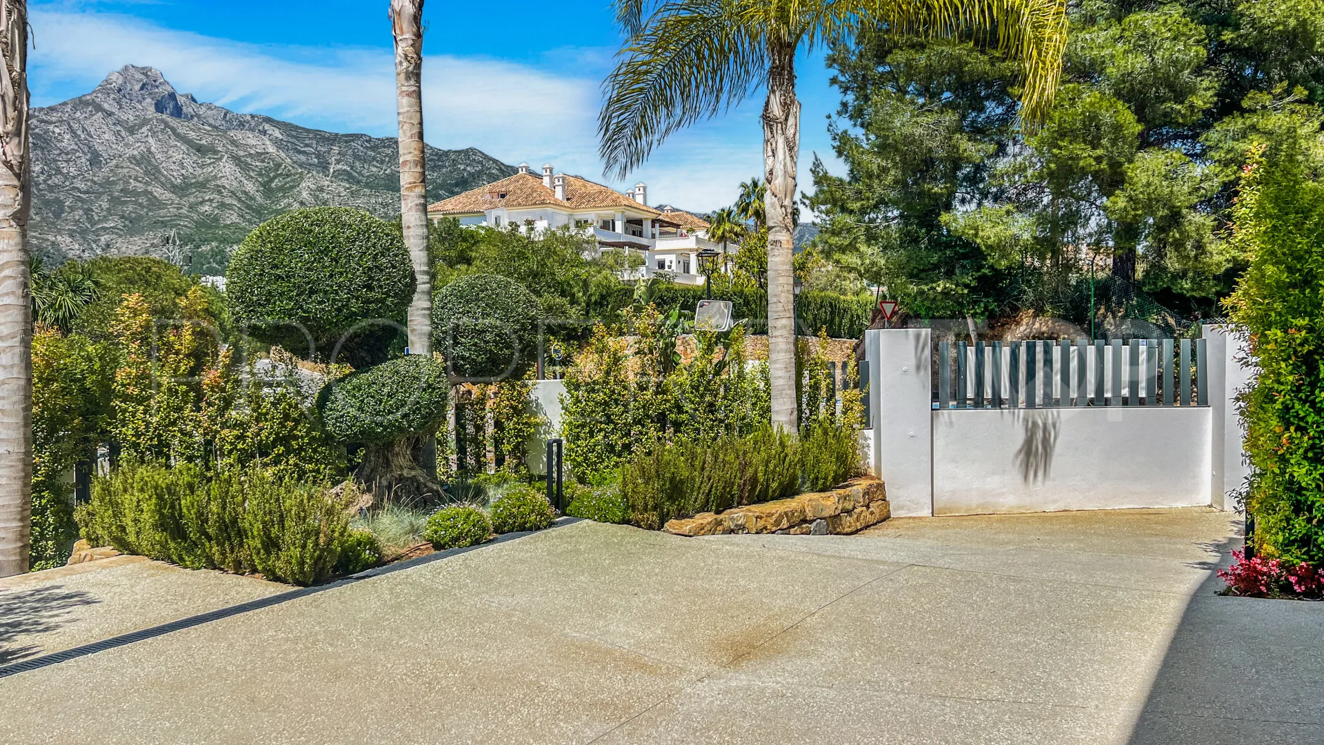 Marbella Golden Mile 6 bedrooms villa for sale