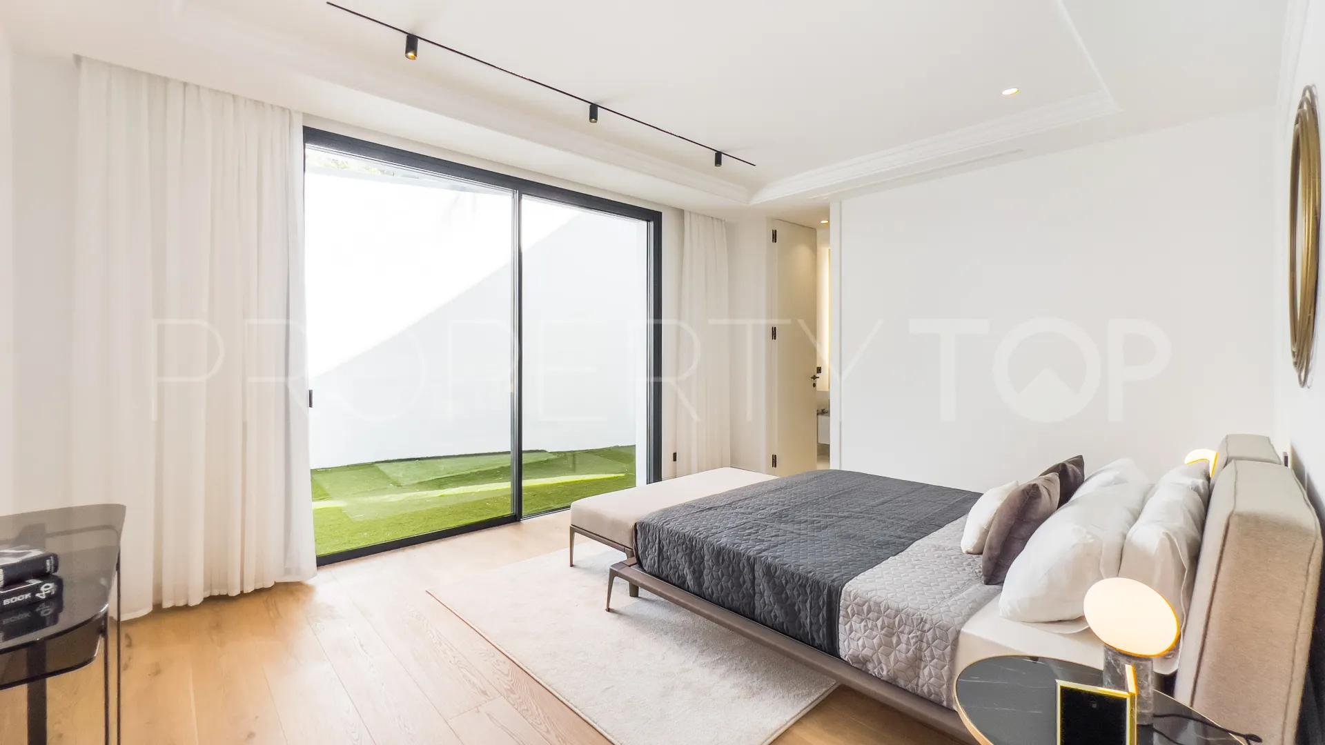 Marbella Golden Mile 6 bedrooms villa for sale