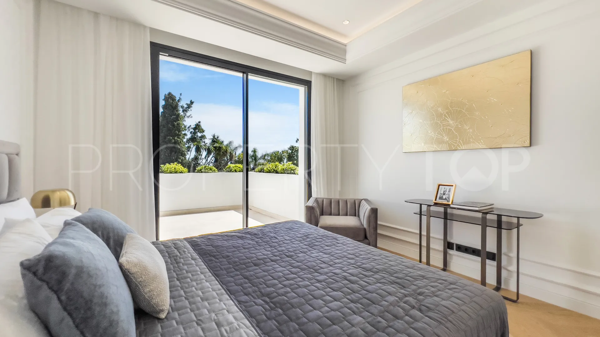 Marbella Golden Mile 6 bedrooms villa for sale