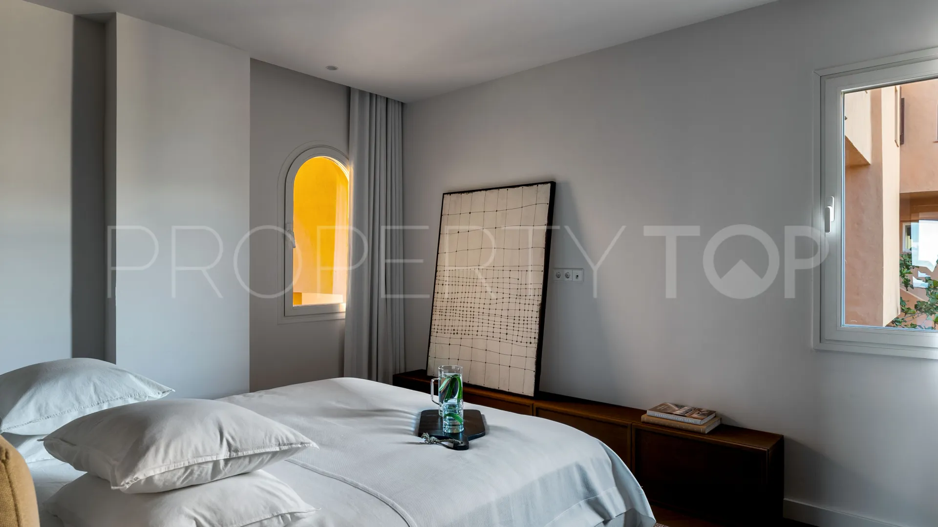 Ático en venta con 4 dormitorios en Nueva Andalucia