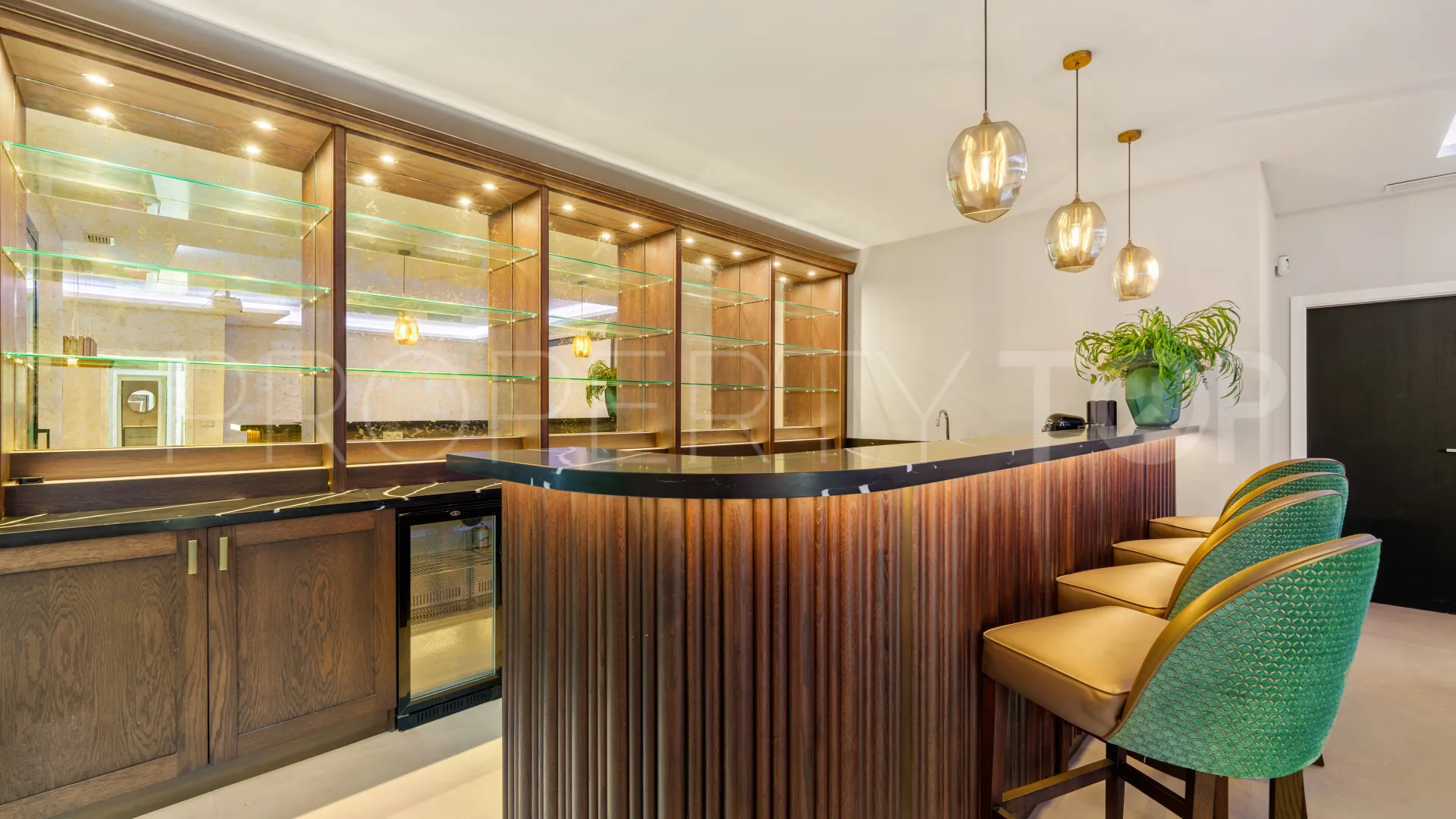 Se vende villa con 6 dormitorios en La Quinta