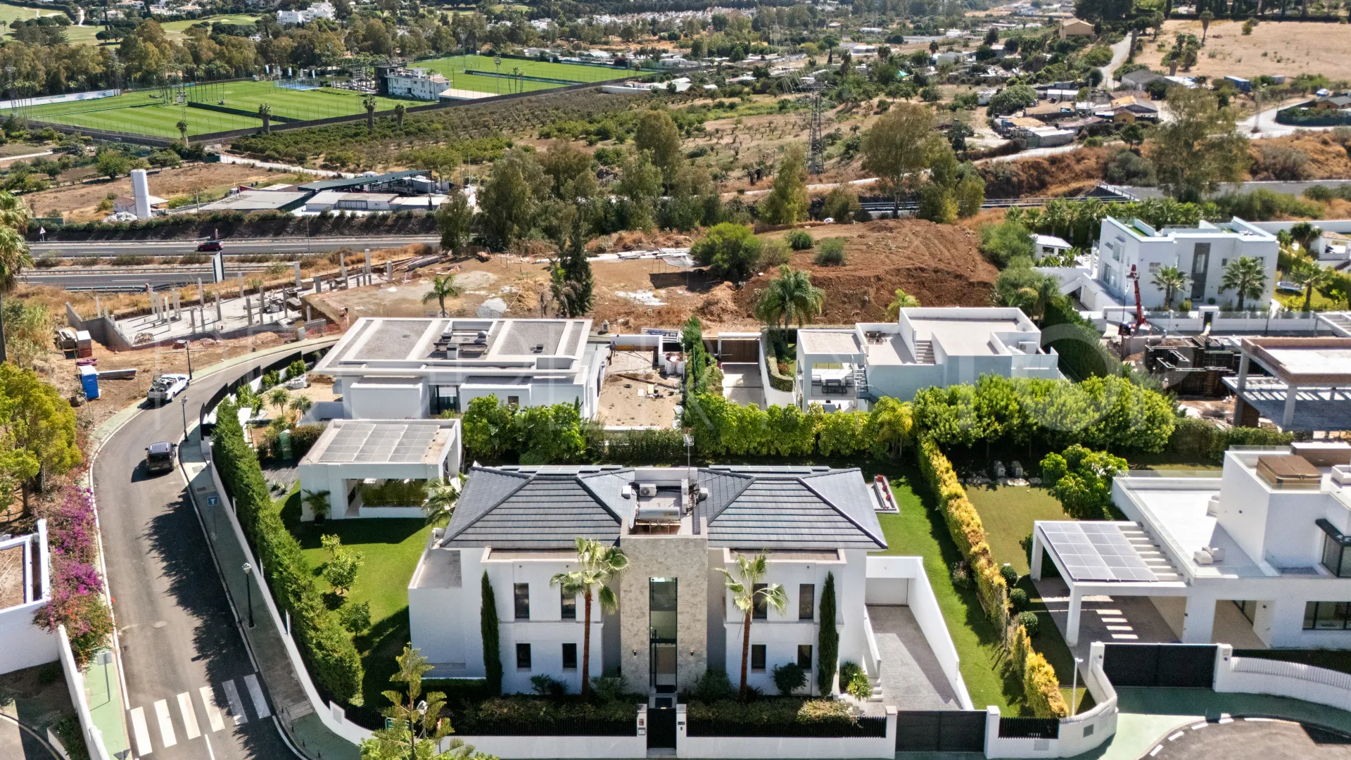 Se vende villa con 6 dormitorios en La Quinta