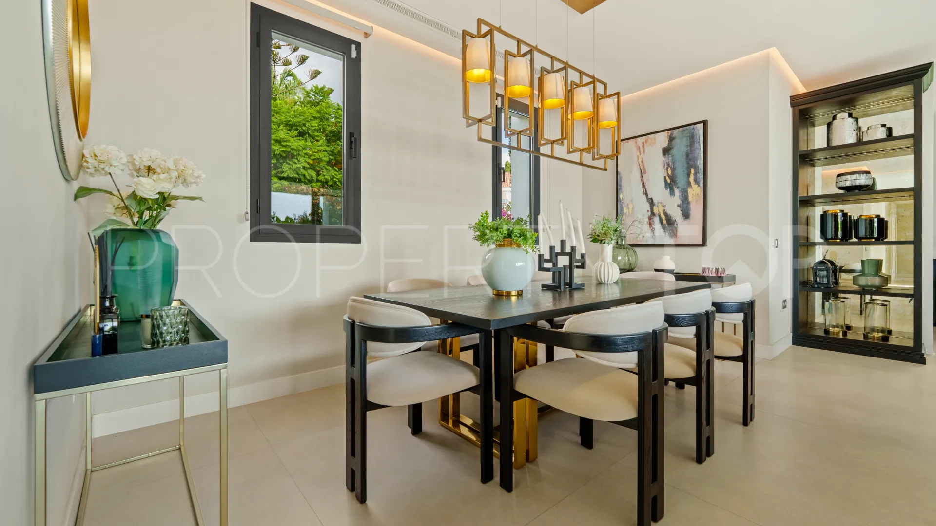 Se vende villa con 6 dormitorios en La Quinta