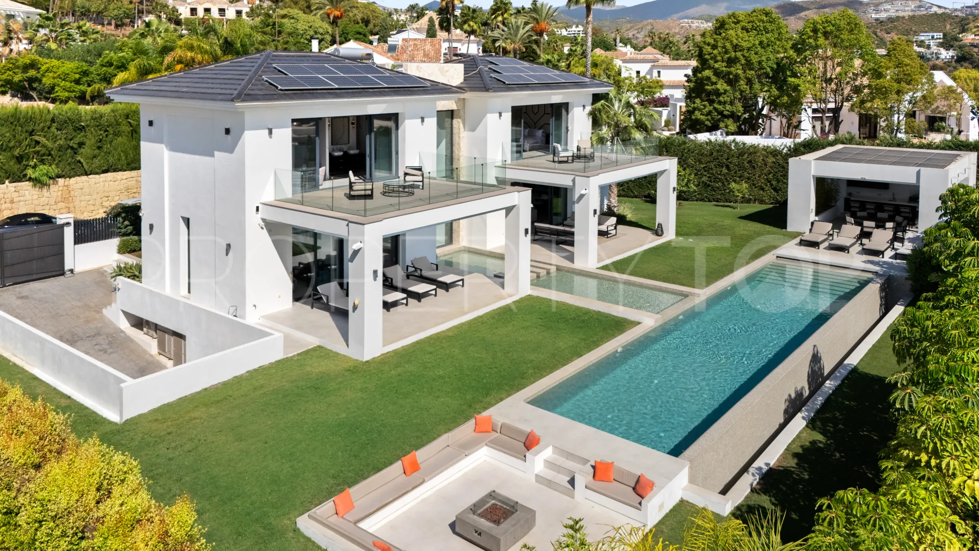 Se vende villa con 6 dormitorios en La Quinta