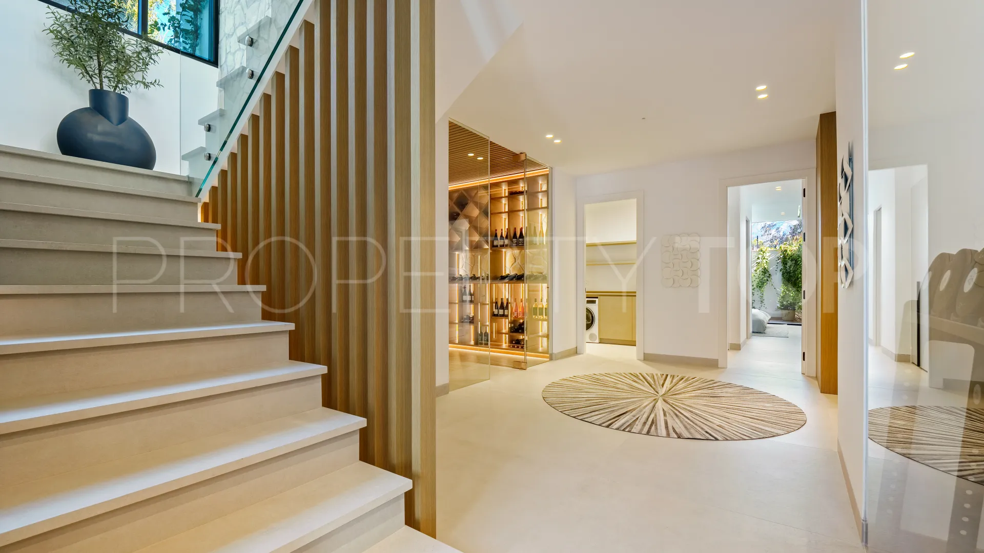Villa for sale in La Quinta with 5 bedrooms