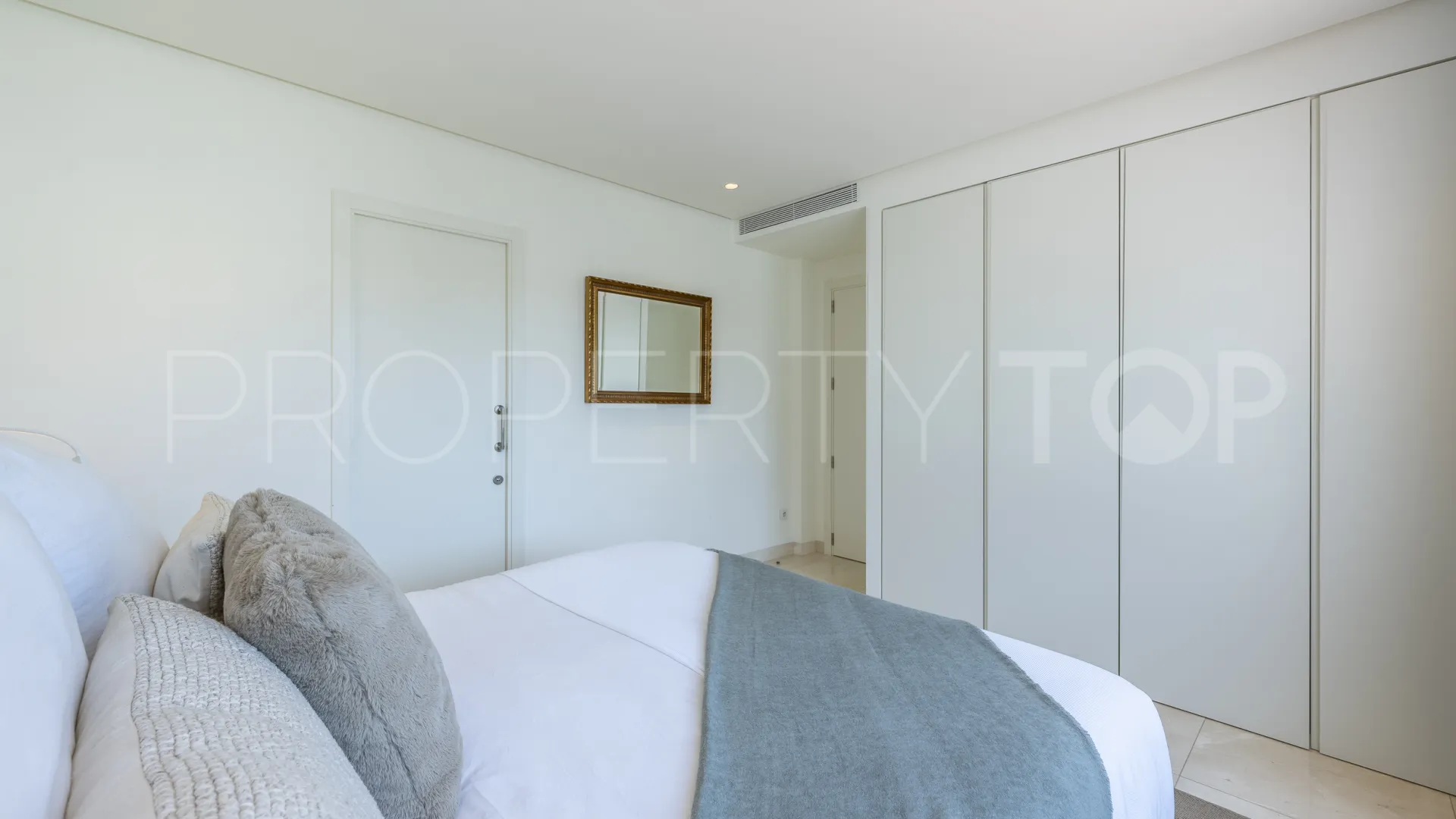 For sale Puente Romano duplex penthouse with 3 bedrooms