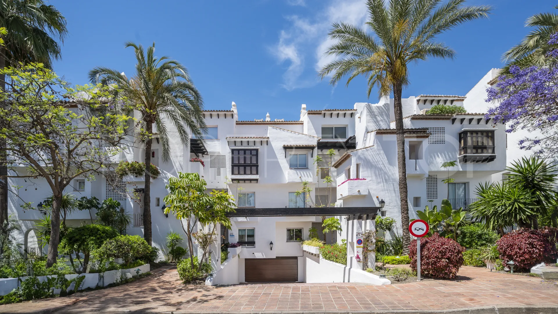 For sale Puente Romano duplex penthouse with 3 bedrooms