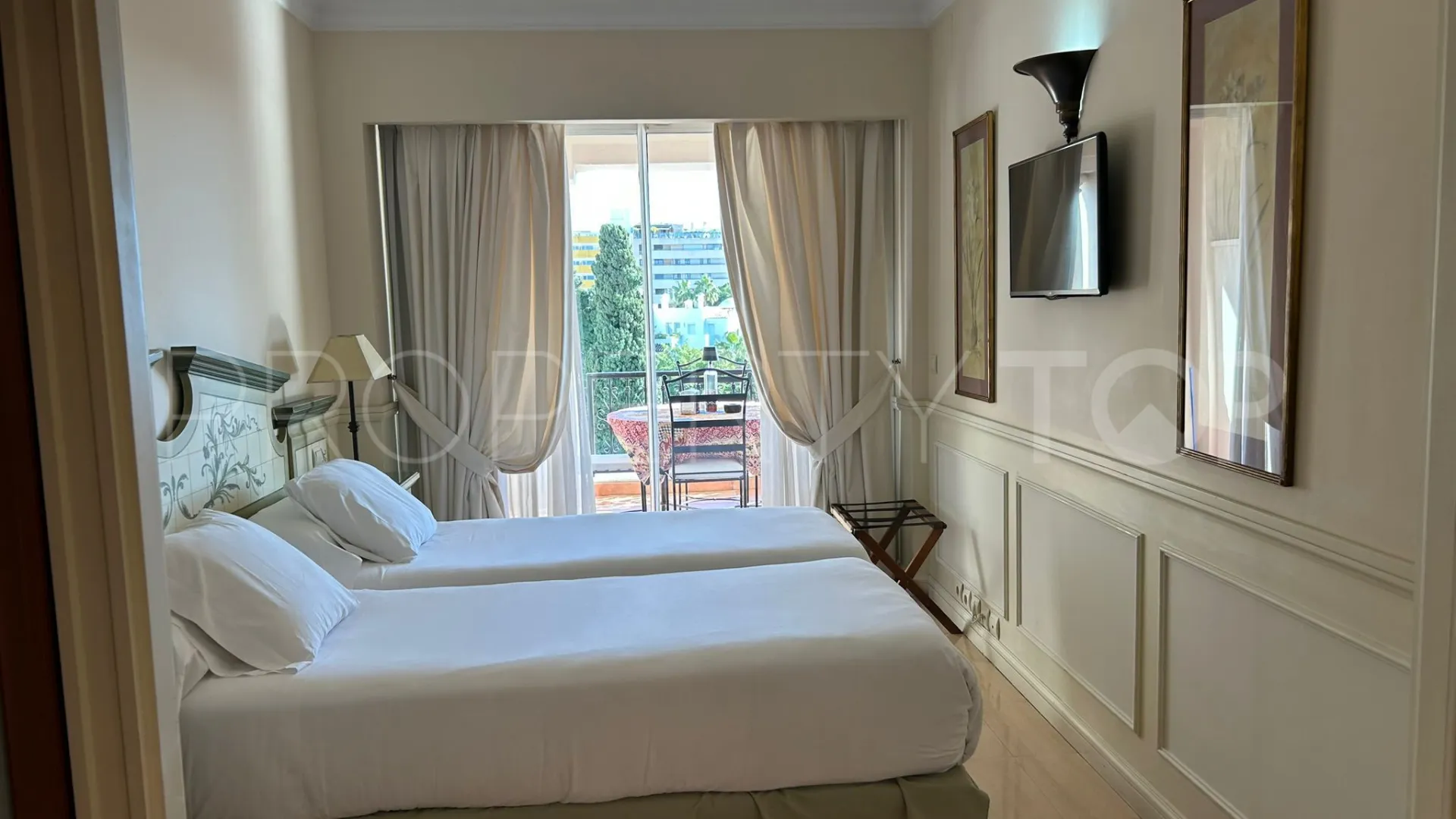 For sale Guadalpin Suites apartment with 2 bedrooms