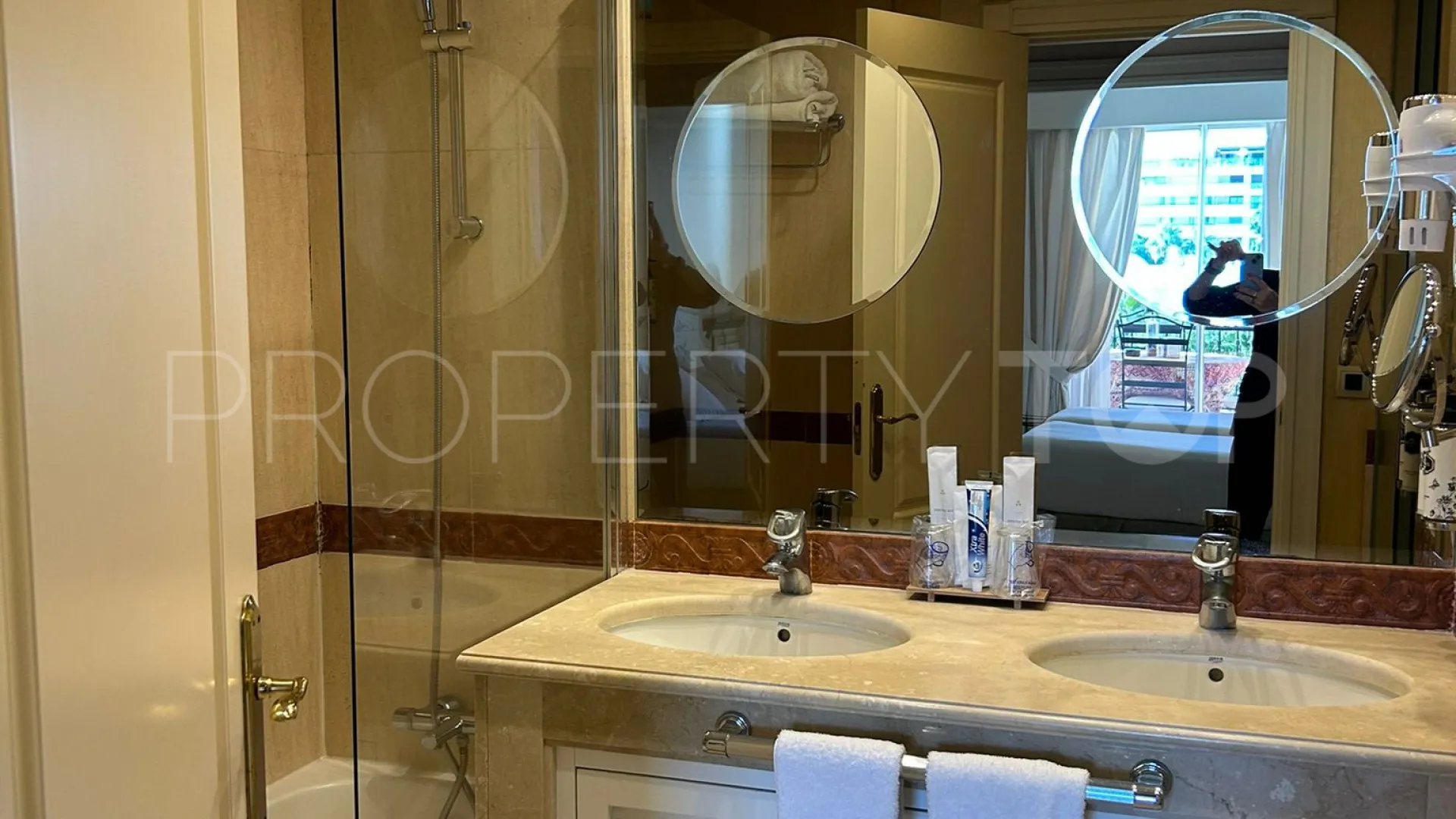 For sale Guadalpin Suites apartment with 2 bedrooms