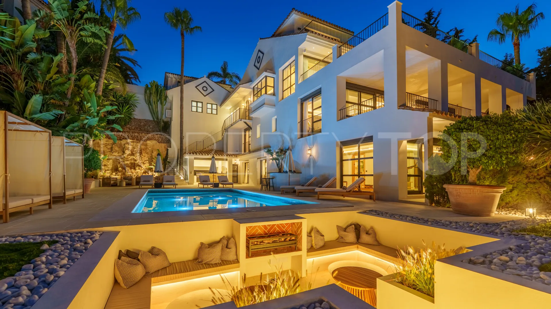 Comprar villa en Nueva Andalucia con 6 dormitorios