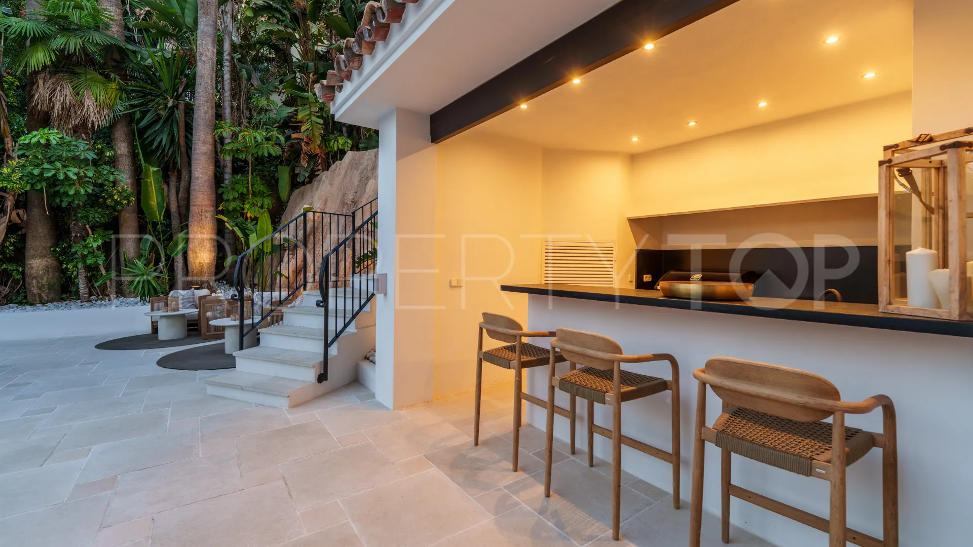 Comprar villa en Nueva Andalucia con 6 dormitorios