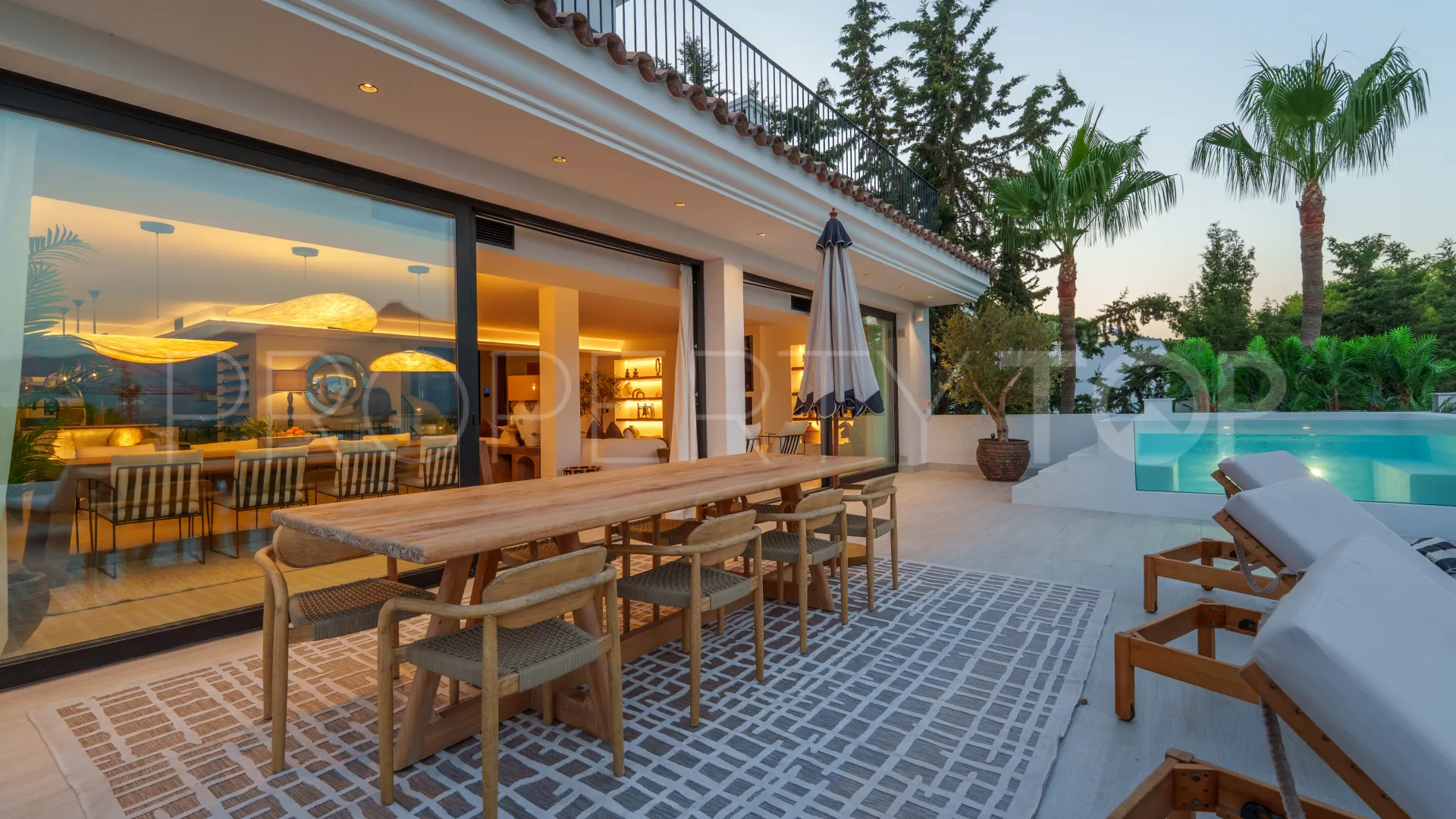 Comprar villa en Nueva Andalucia con 6 dormitorios