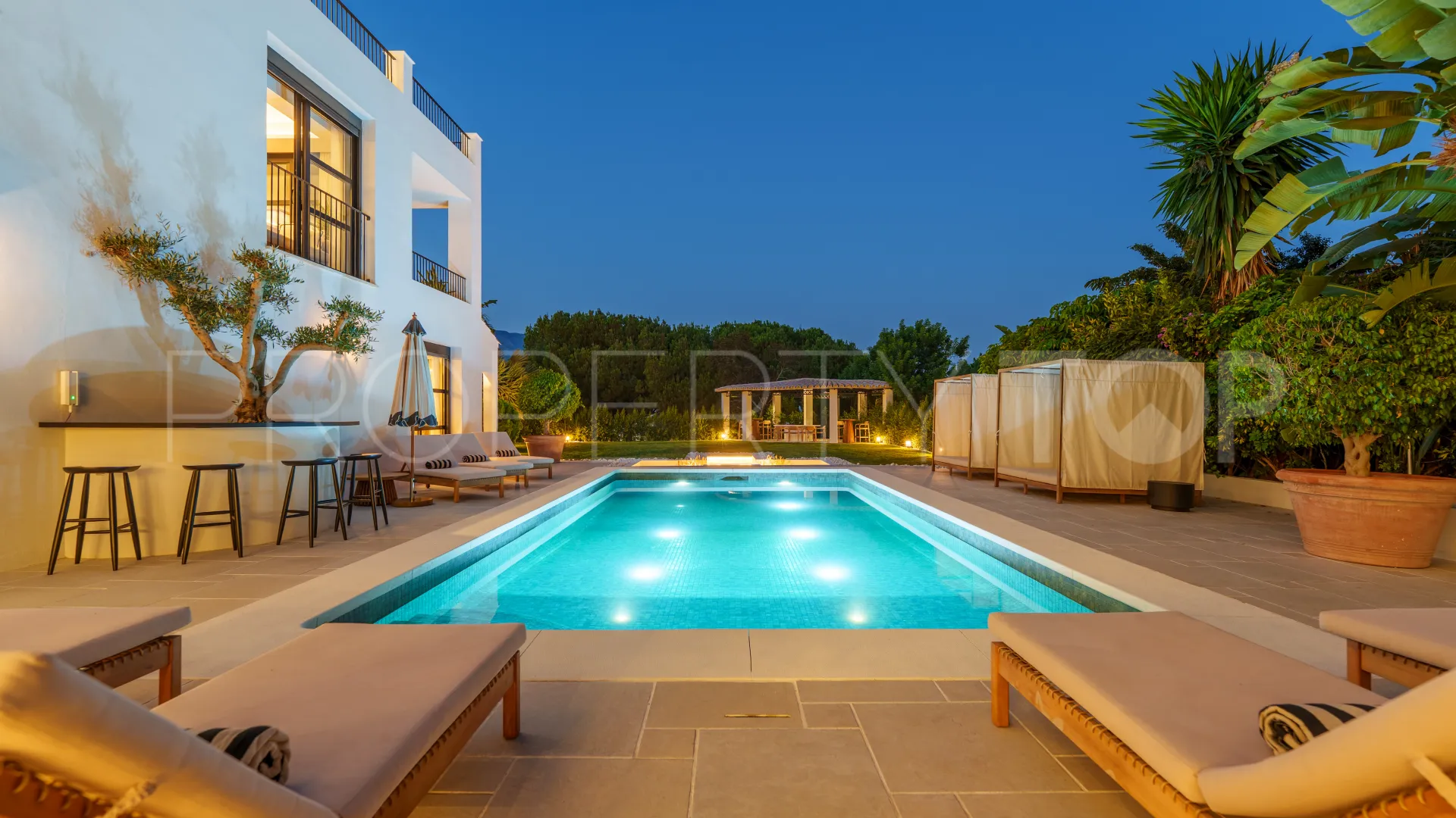 Comprar villa en Nueva Andalucia con 6 dormitorios