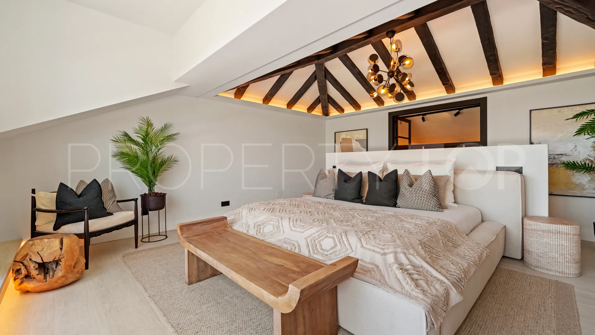 Comprar villa en Nueva Andalucia con 6 dormitorios