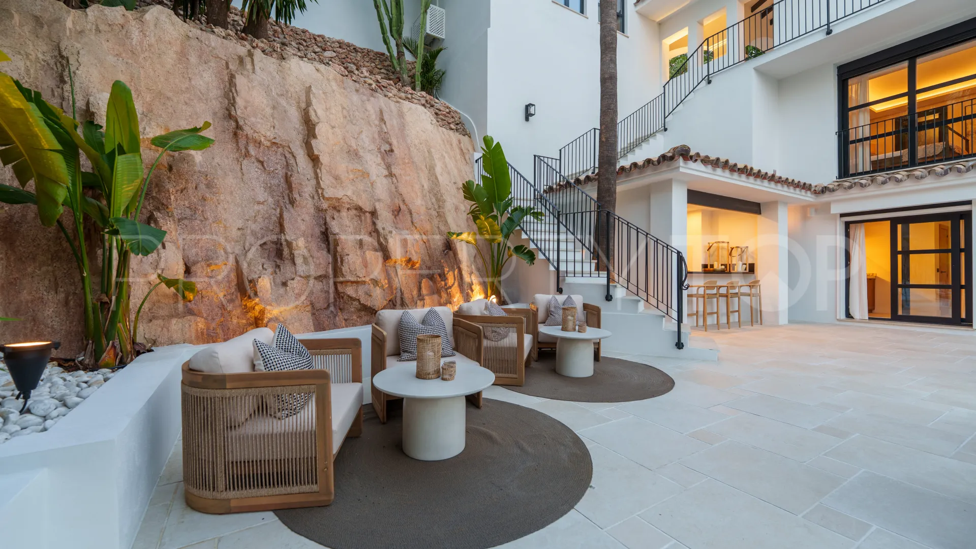 Comprar villa en Nueva Andalucia con 6 dormitorios