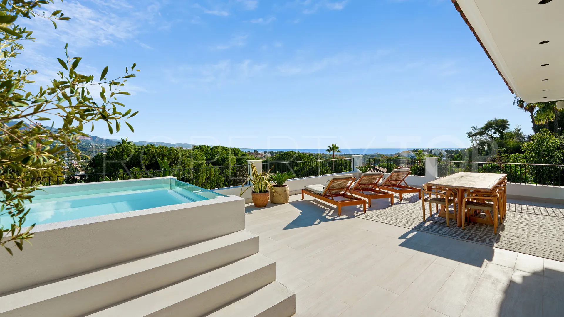 Comprar villa en Nueva Andalucia con 6 dormitorios