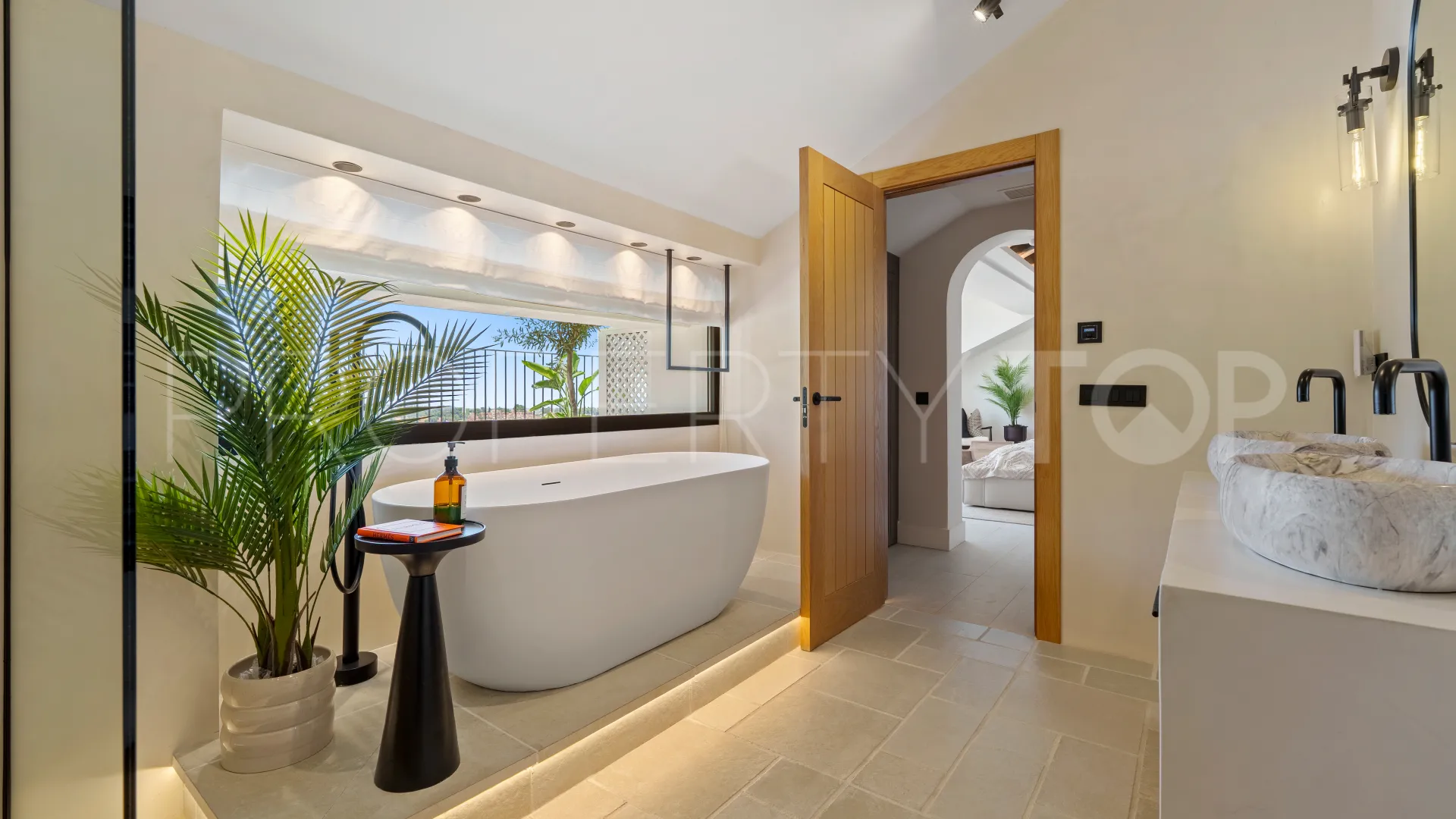 Comprar villa en Nueva Andalucia con 6 dormitorios