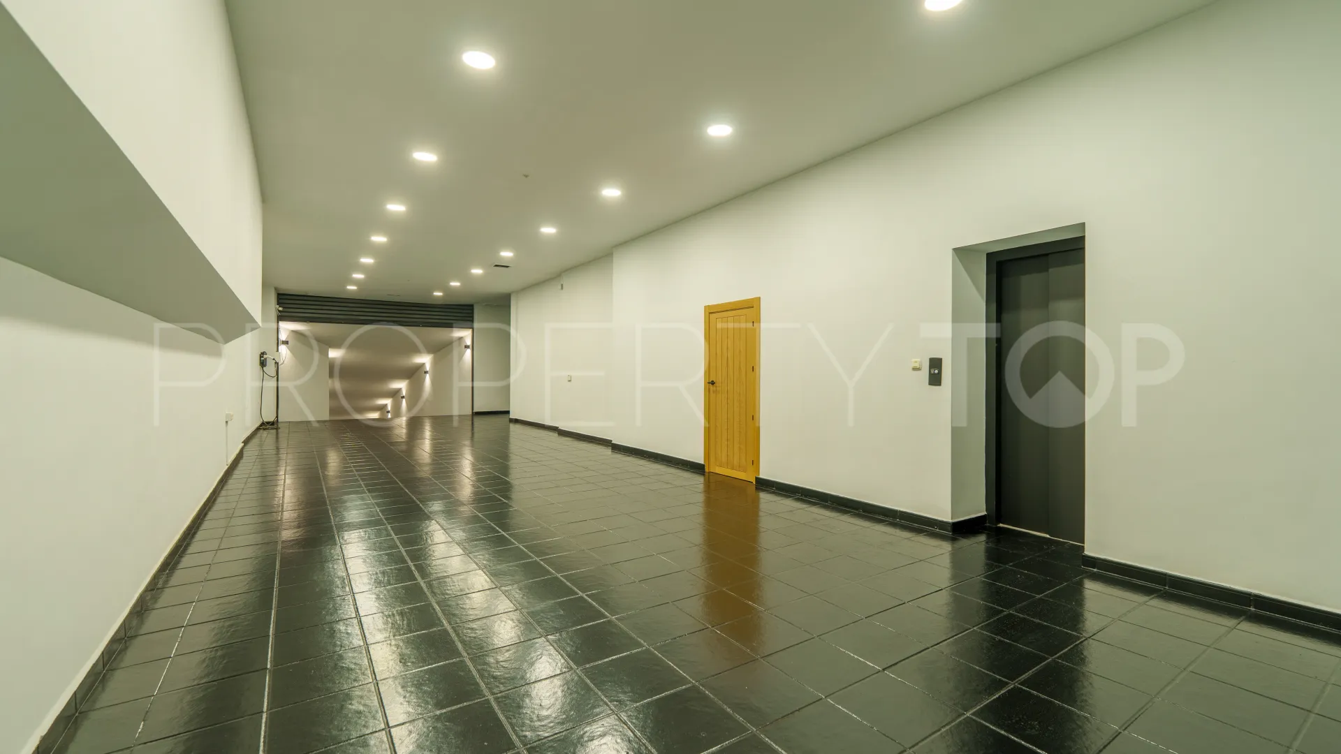 Comprar villa en Nueva Andalucia con 6 dormitorios