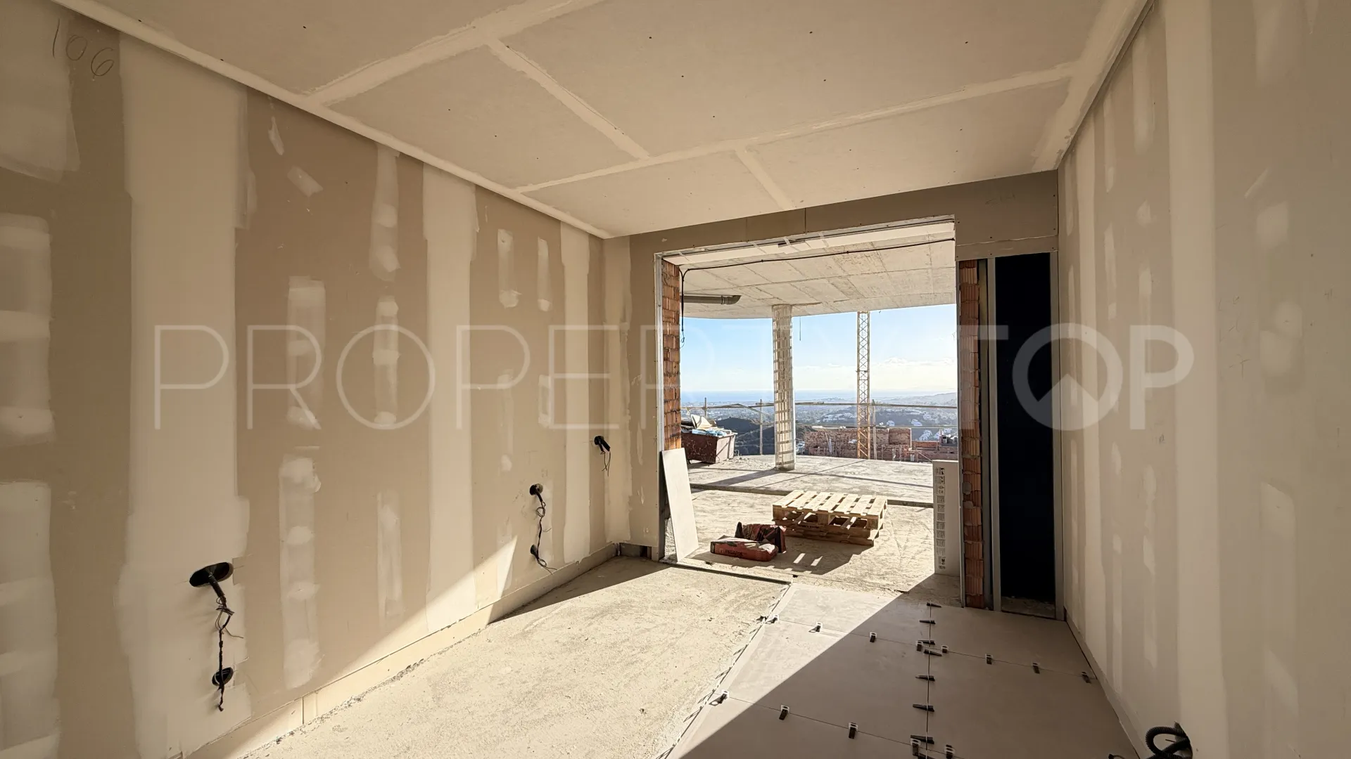 For sale 2 bedrooms apartment in Real de La Quinta