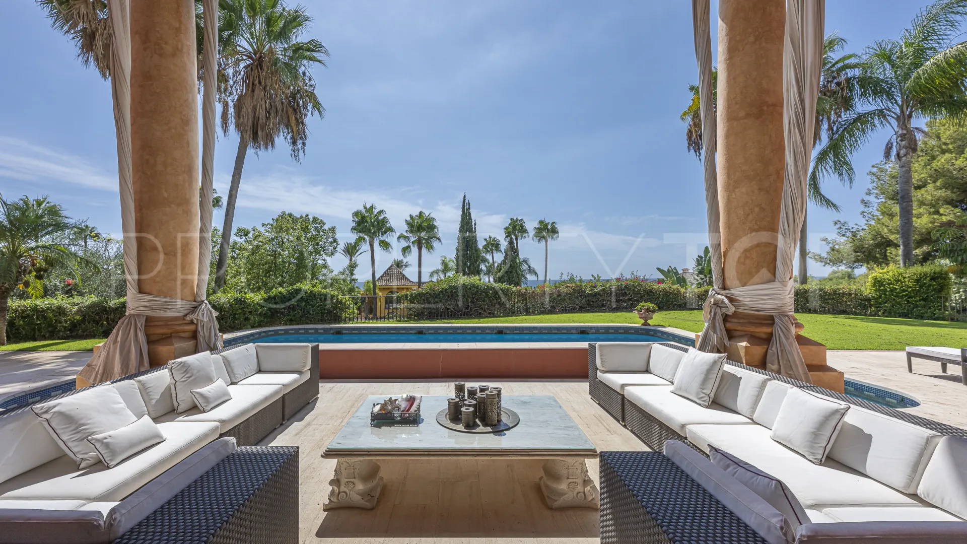 6 bedrooms villa for sale in Sierra Blanca