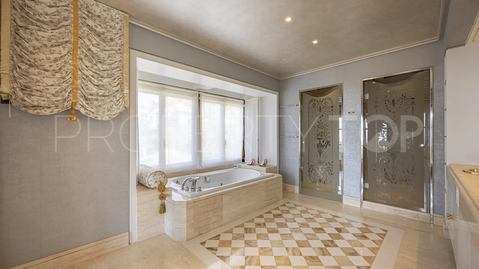 6 bedrooms villa for sale in Sierra Blanca