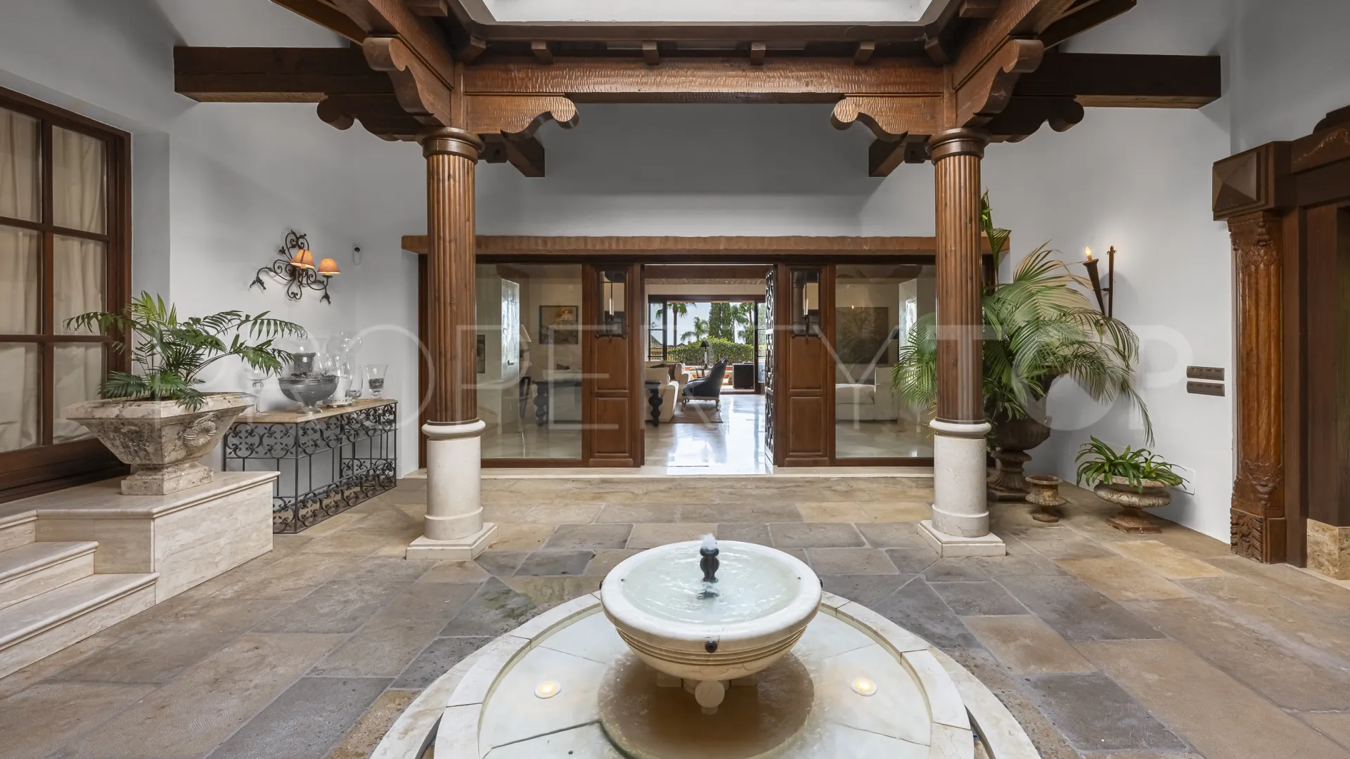 6 bedrooms villa for sale in Sierra Blanca