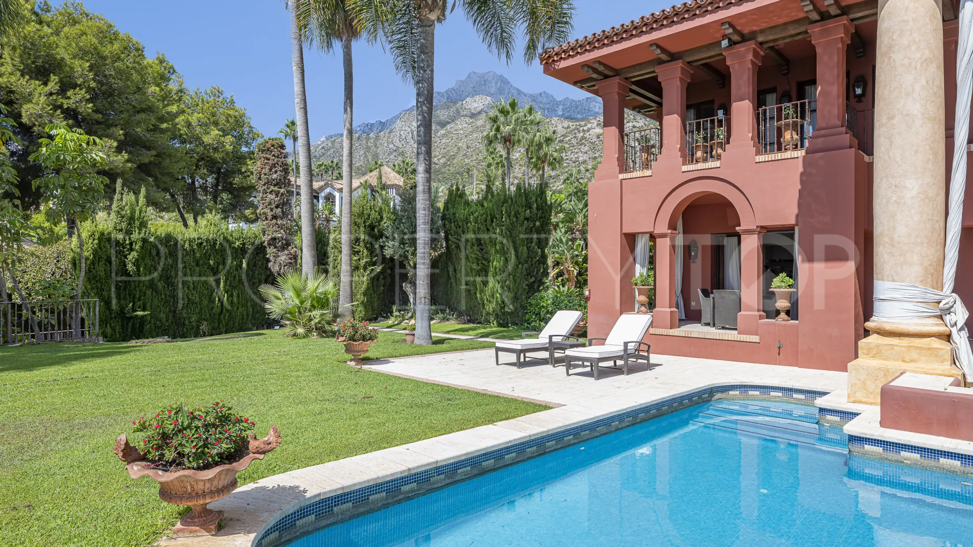 6 bedrooms villa for sale in Sierra Blanca