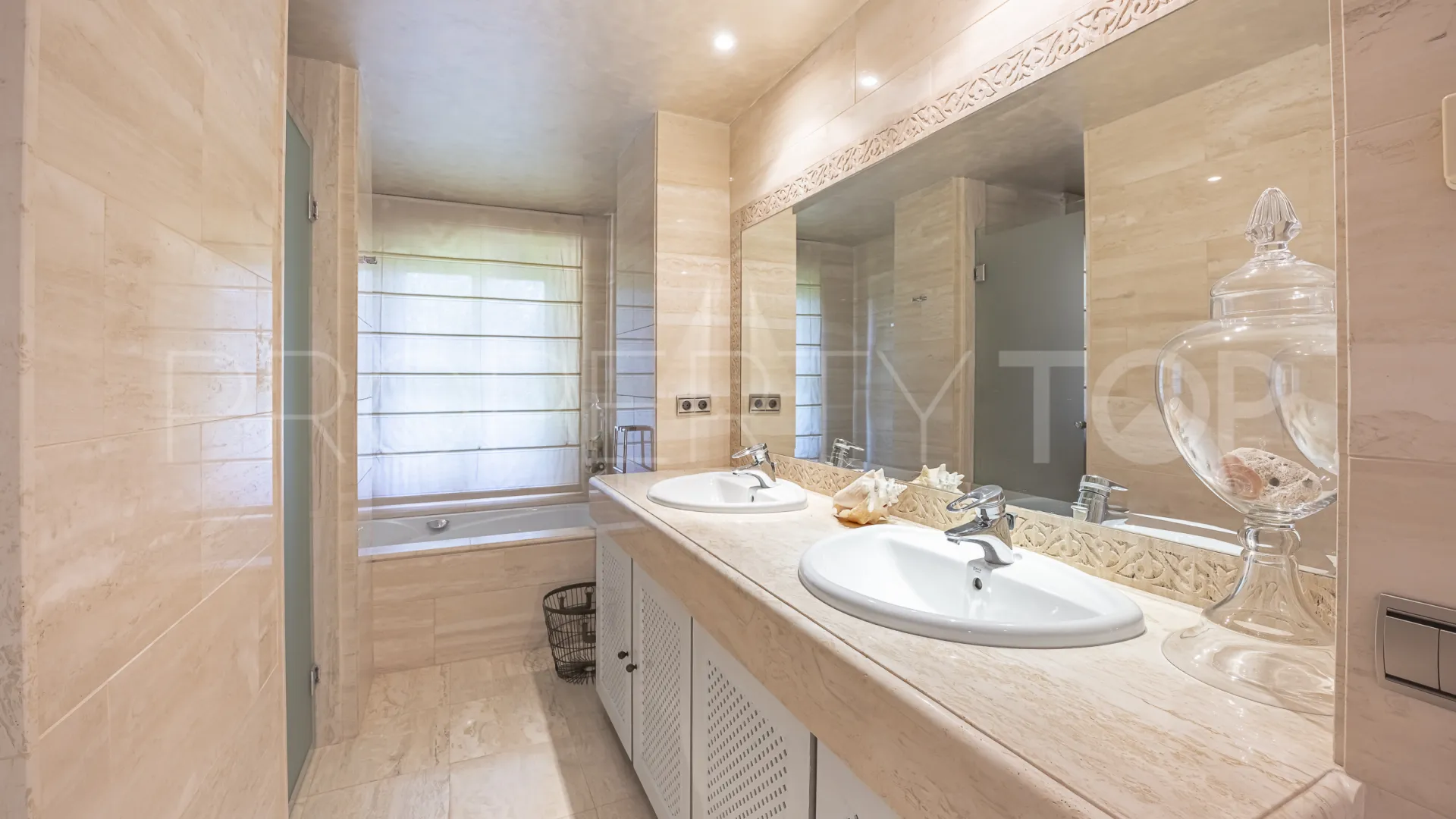6 bedrooms villa for sale in Sierra Blanca