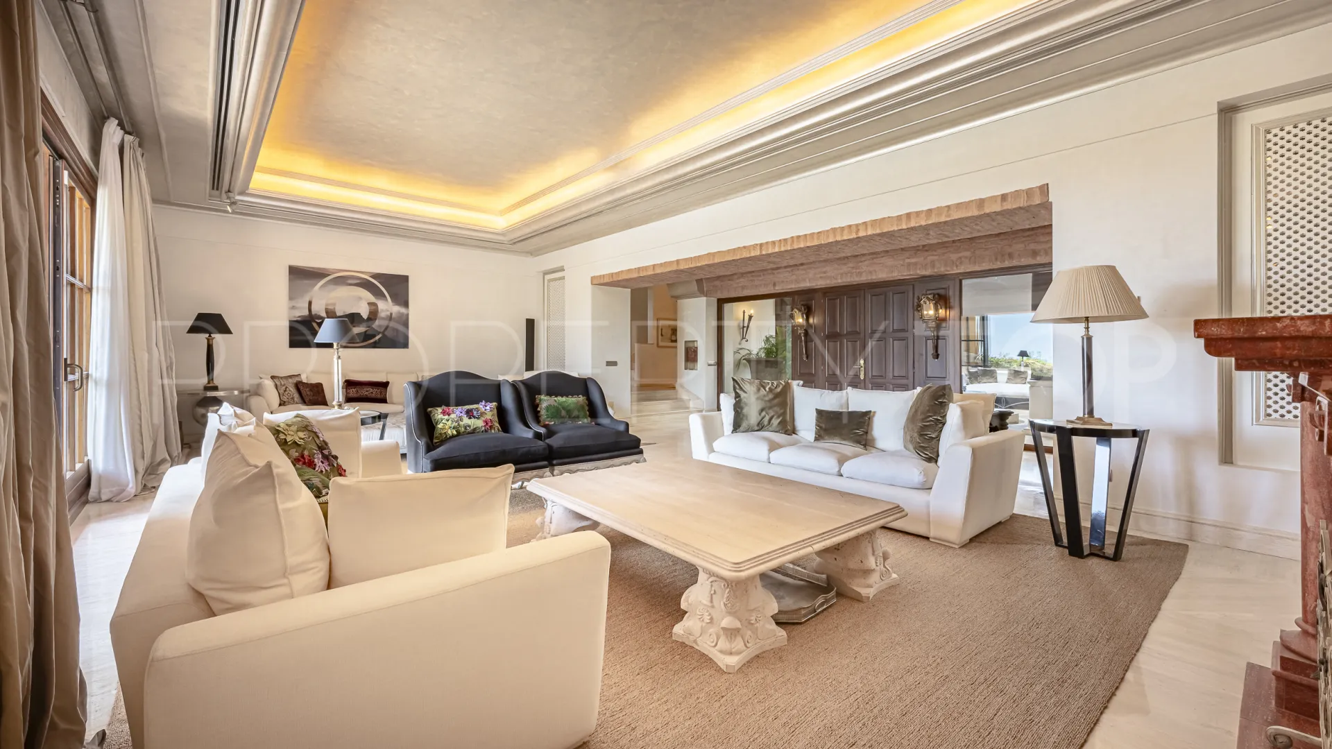 6 bedrooms villa for sale in Sierra Blanca