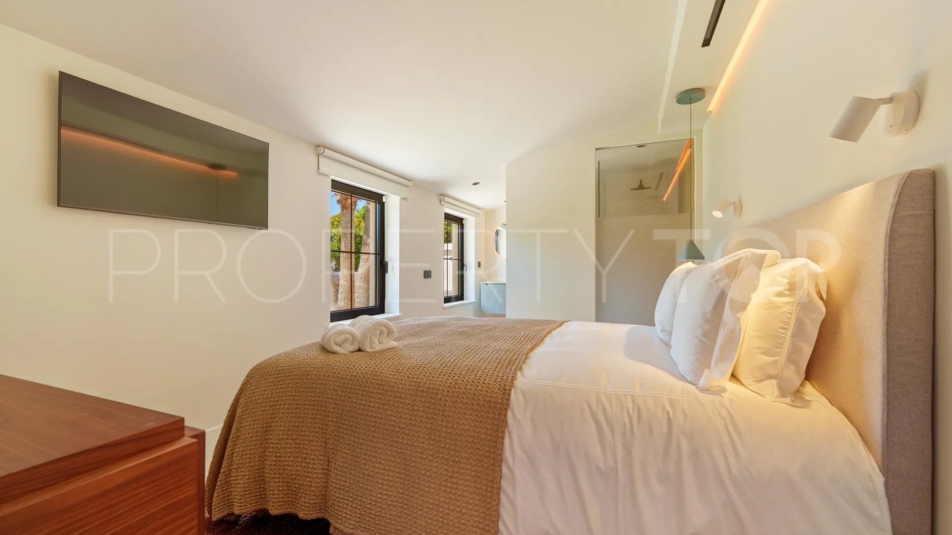 Villa en venta de 5 dormitorios en Marbella - Puerto Banus