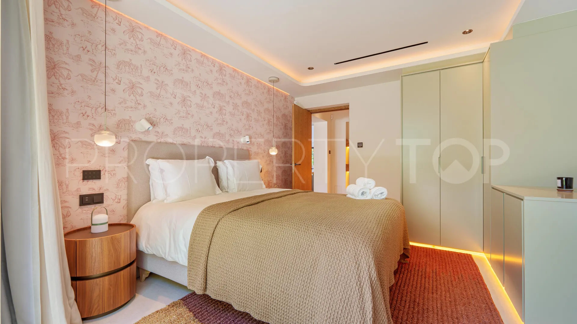 Villa en venta de 5 dormitorios en Marbella - Puerto Banus