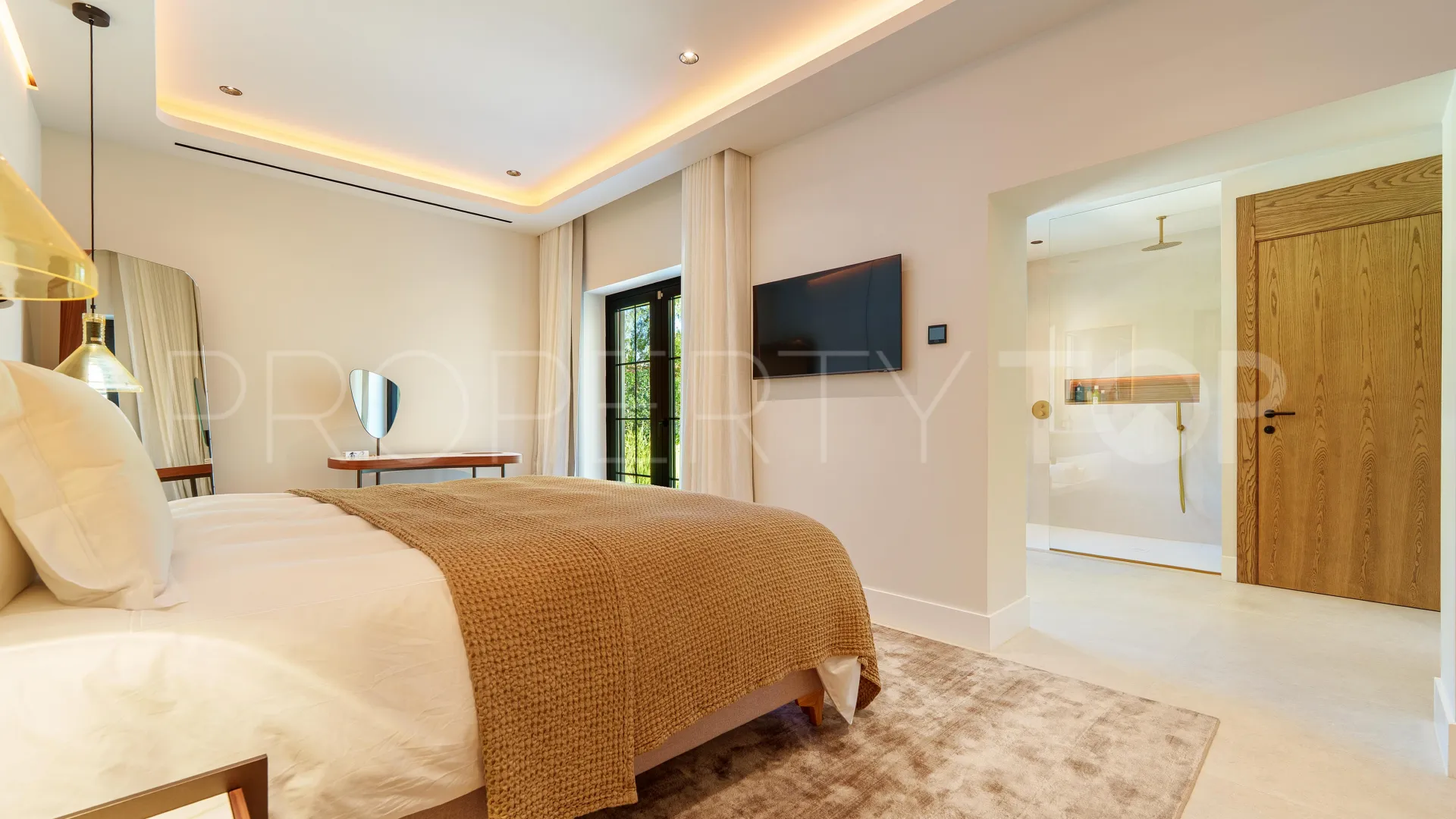 Villa en venta de 5 dormitorios en Marbella - Puerto Banus