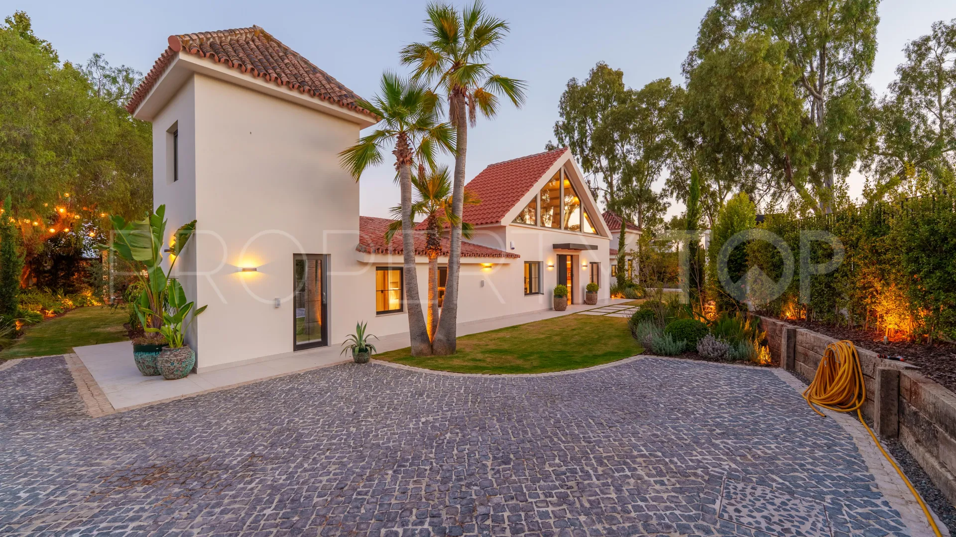 Villa en venta de 5 dormitorios en Marbella - Puerto Banus
