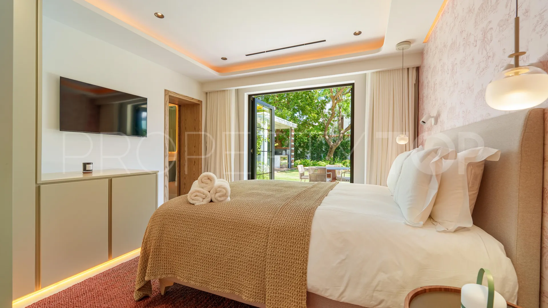Villa en venta de 5 dormitorios en Marbella - Puerto Banus
