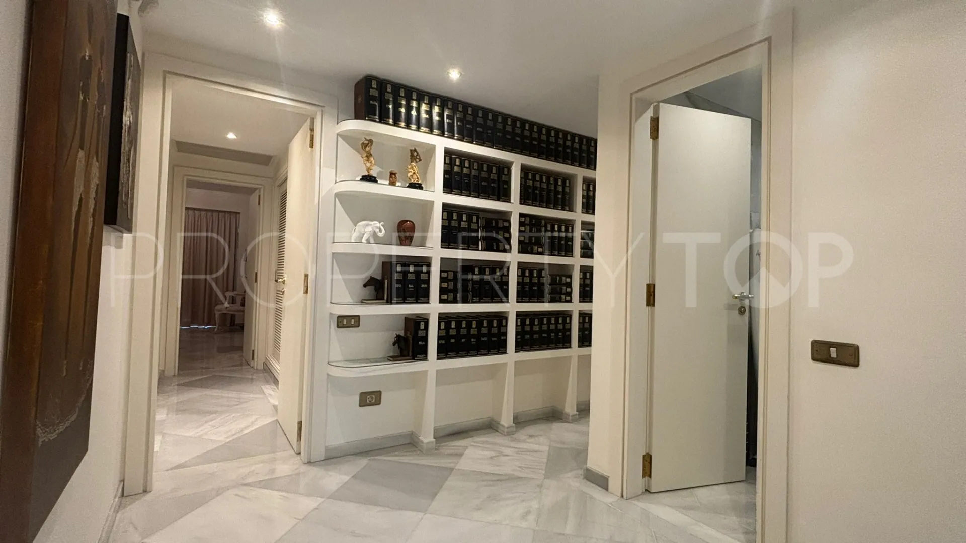 Buy apartment with 3 bedrooms in Don Gonzalo