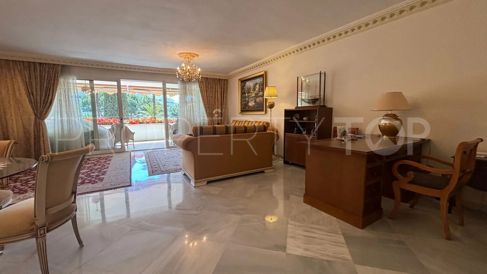 Buy apartment with 3 bedrooms in Don Gonzalo