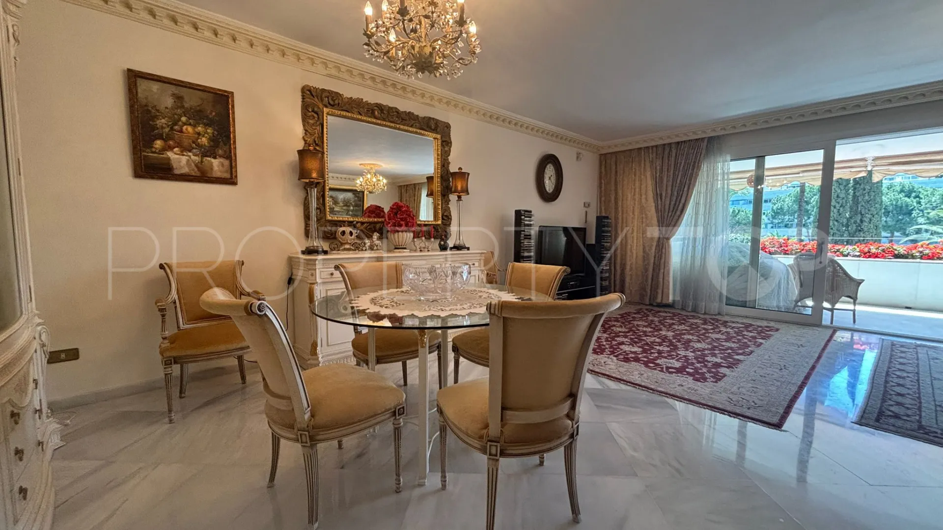 Buy apartment with 3 bedrooms in Don Gonzalo