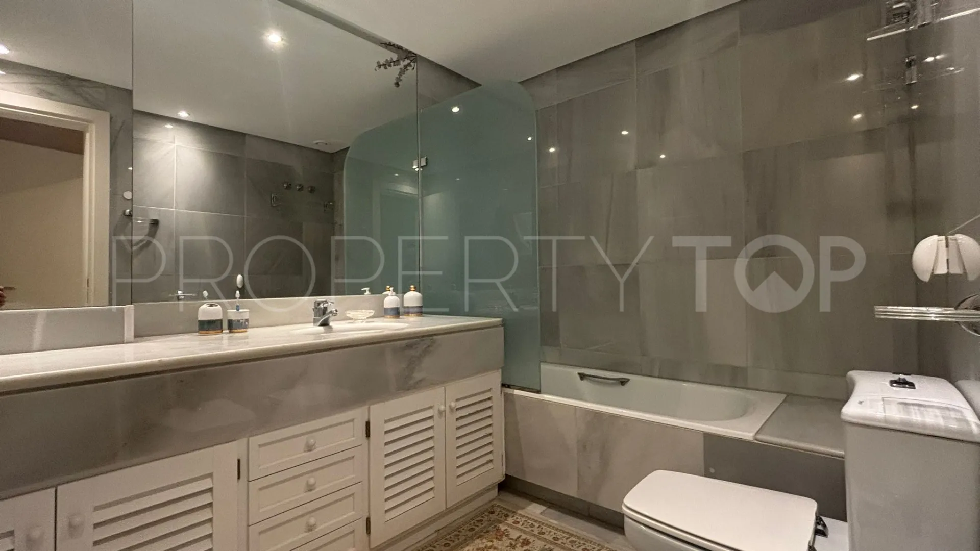 Buy apartment with 3 bedrooms in Don Gonzalo