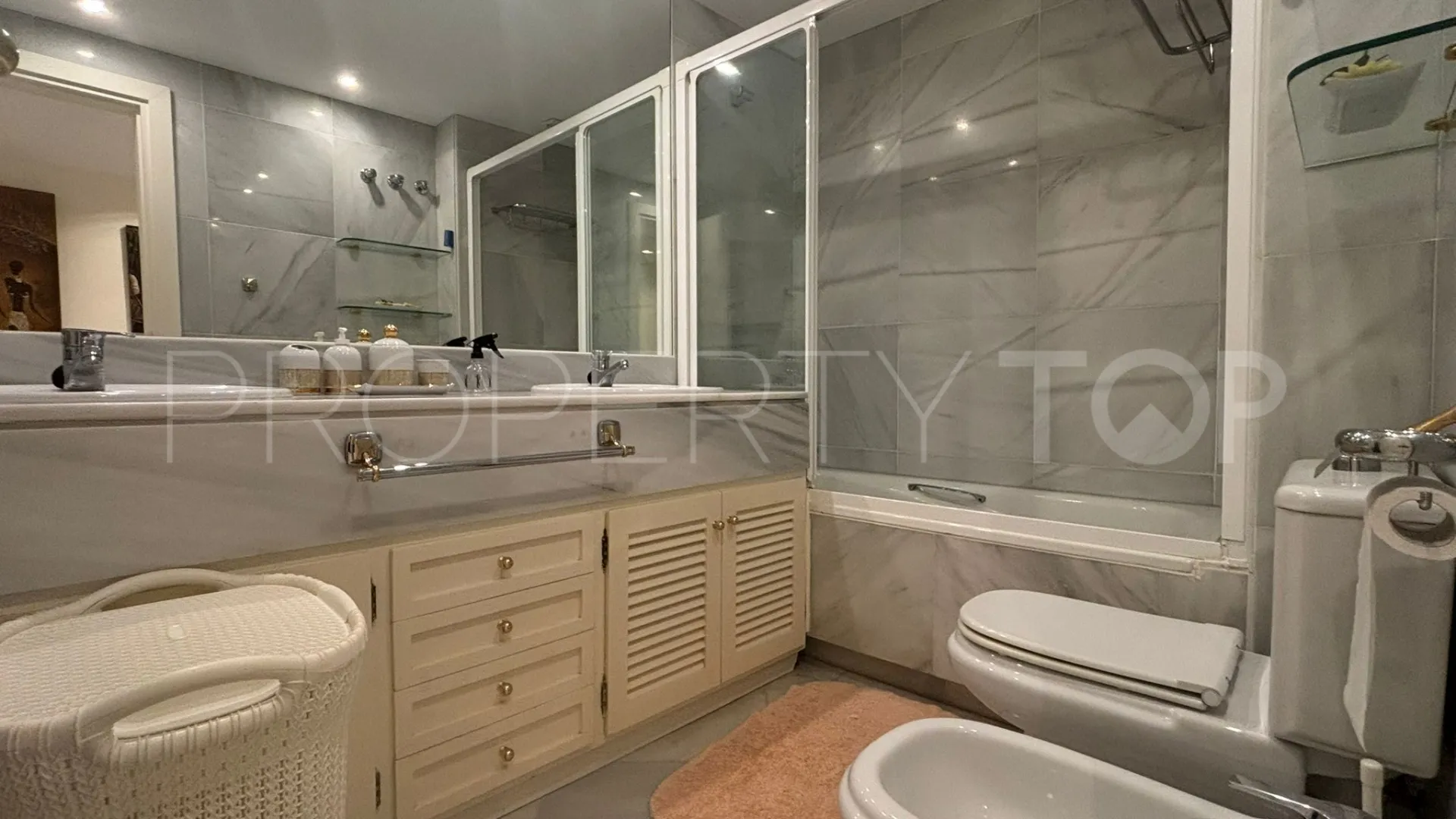Buy apartment with 3 bedrooms in Don Gonzalo