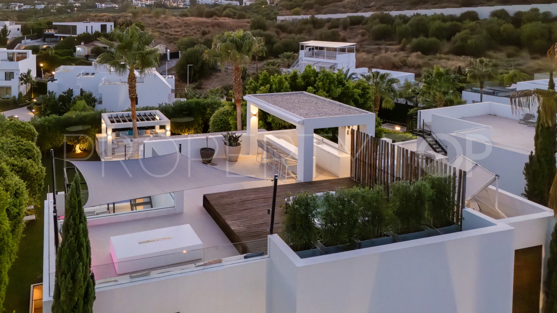 Villa for sale in Los Olivos with 6 bedrooms