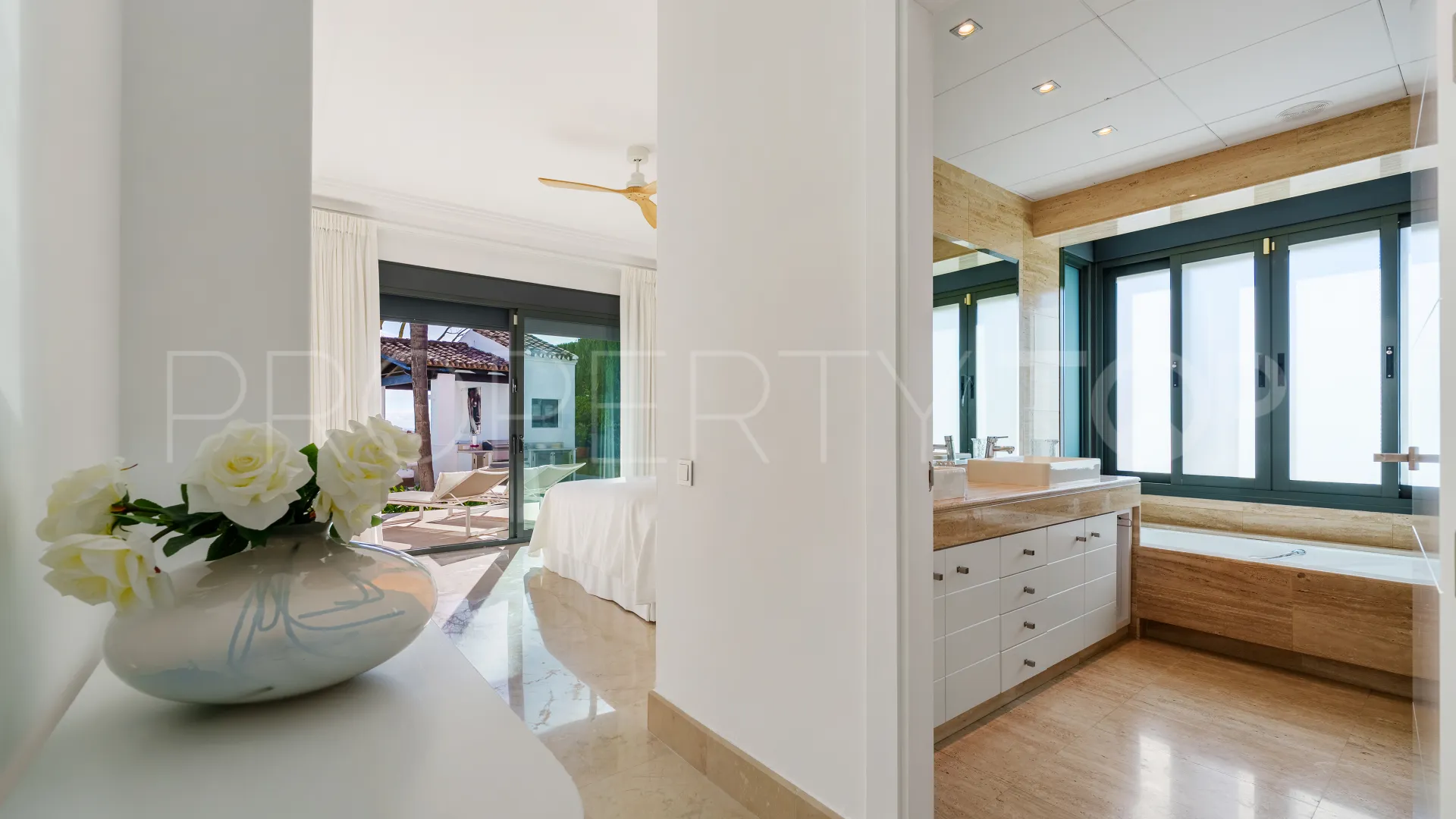 Villa for sale in Haza del Conde with 4 bedrooms