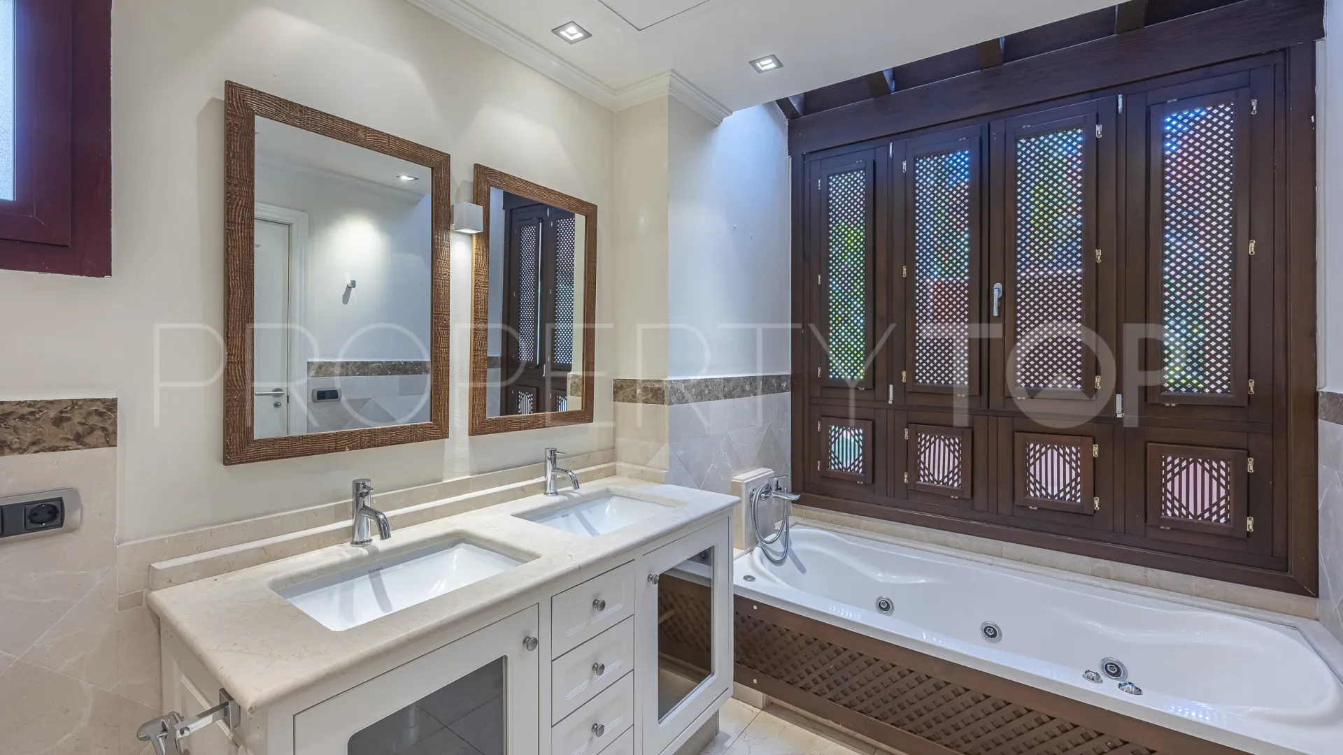 4 bedrooms Monte Marbella Club town house for sale