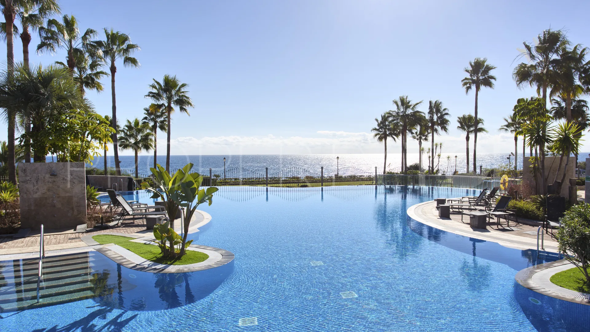 Estepona East 2 bedrooms apartment for sale