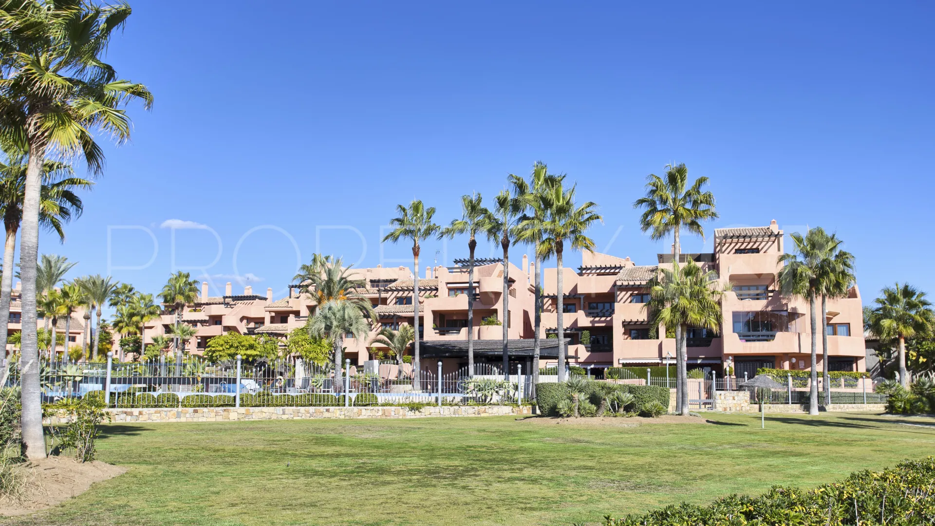 Estepona East 2 bedrooms apartment for sale